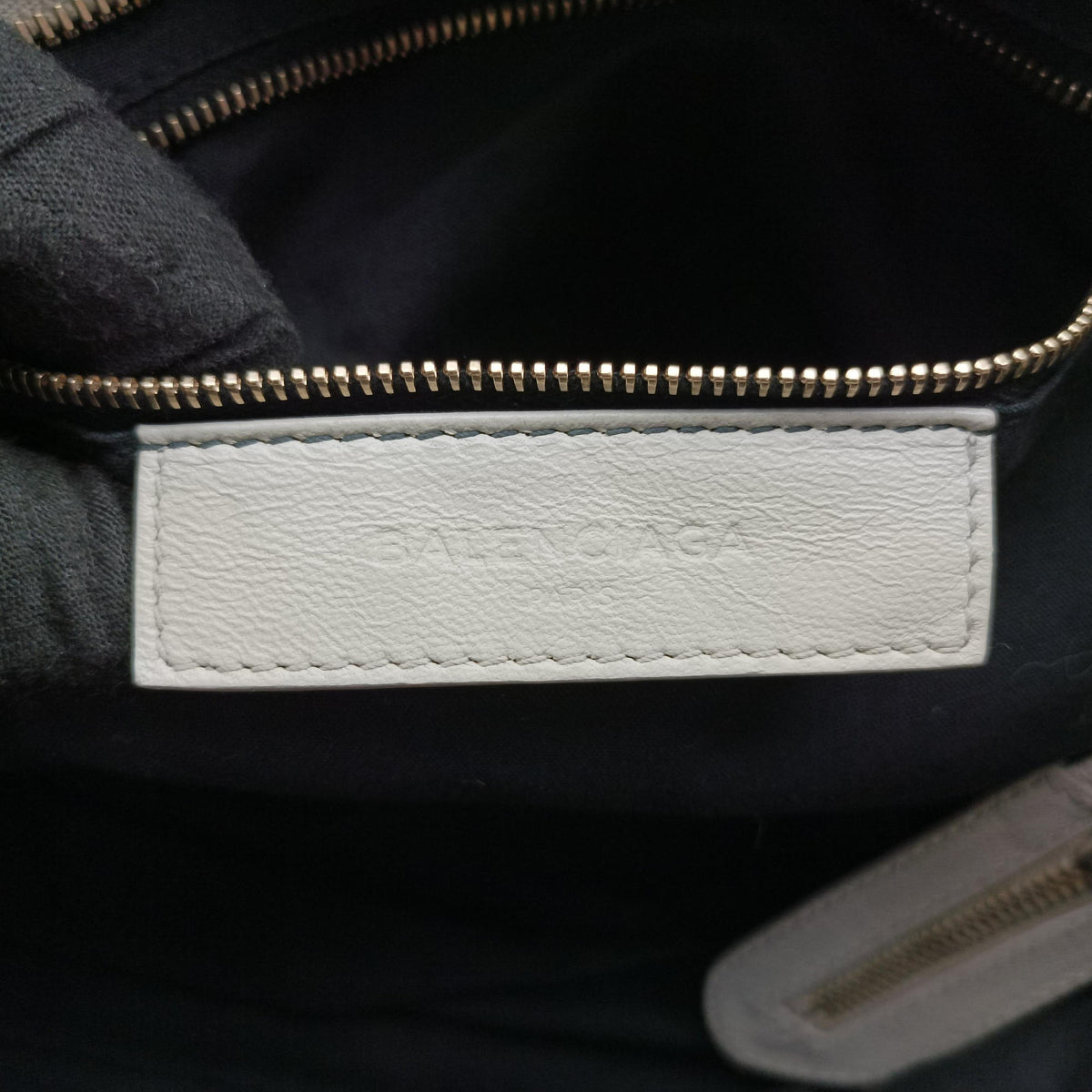 Secondhand Balenciaga Classic City Grey lambskin  shoulderbag | stylenewstar