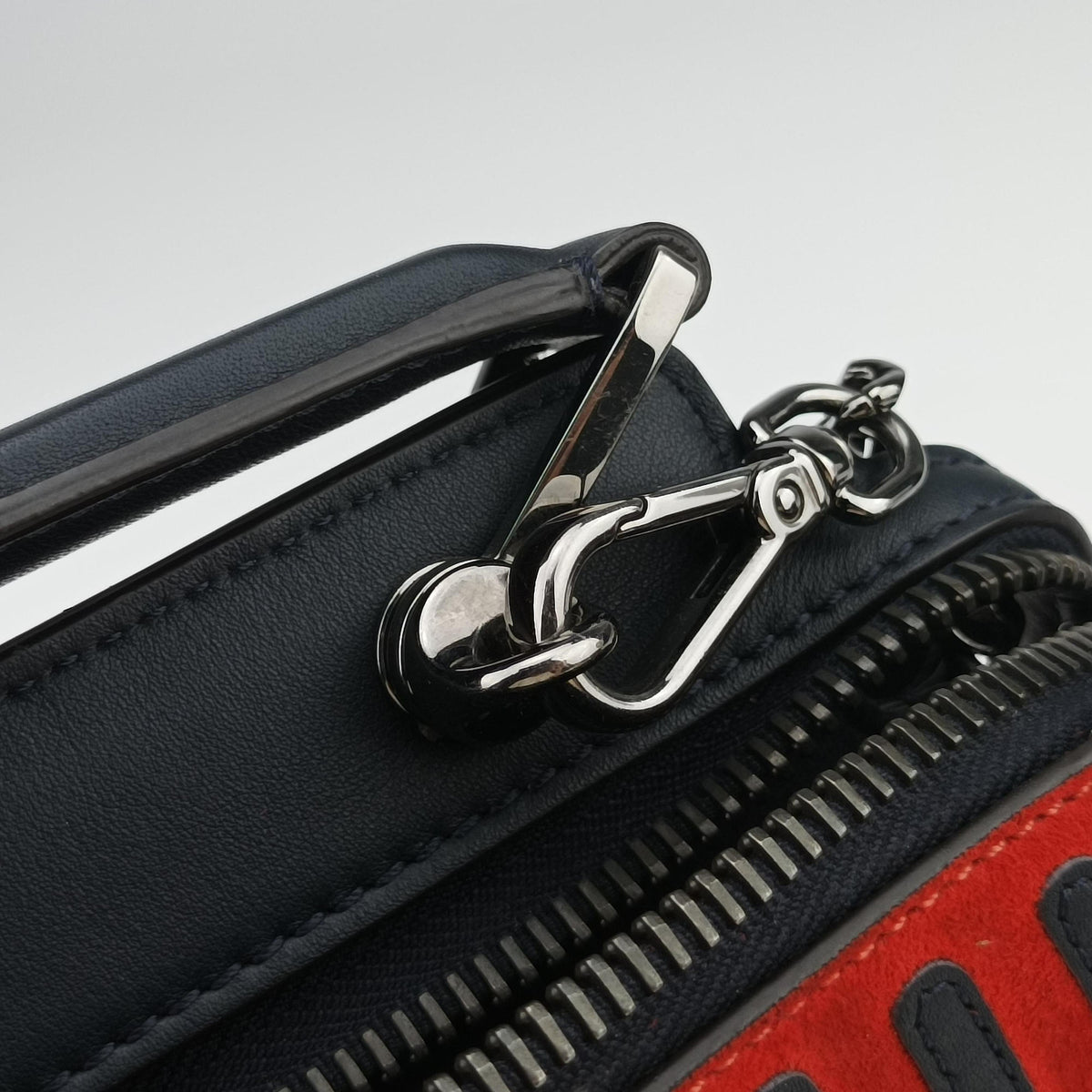 Secondhand Fendi Dotcom Click Small Red × Black Suede × Leather 8BN299 shoulderbag | stylenewstar