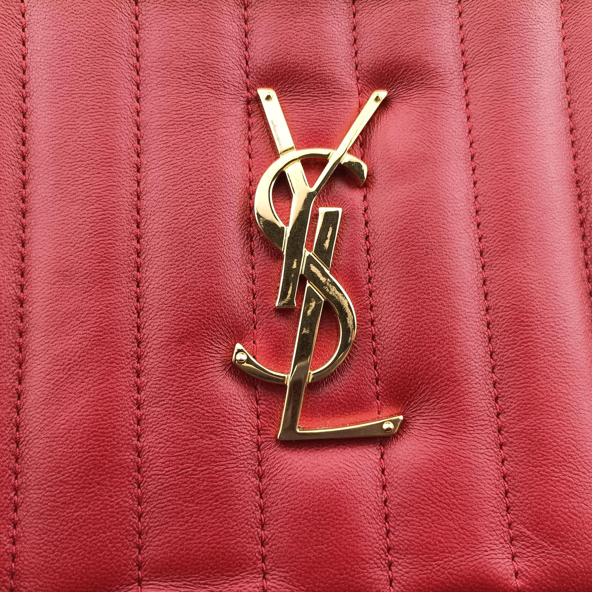 Pre-owned Yves Saint Laurent VICKY Red Leather 557574 bum bag/waist bag | stylenewstar