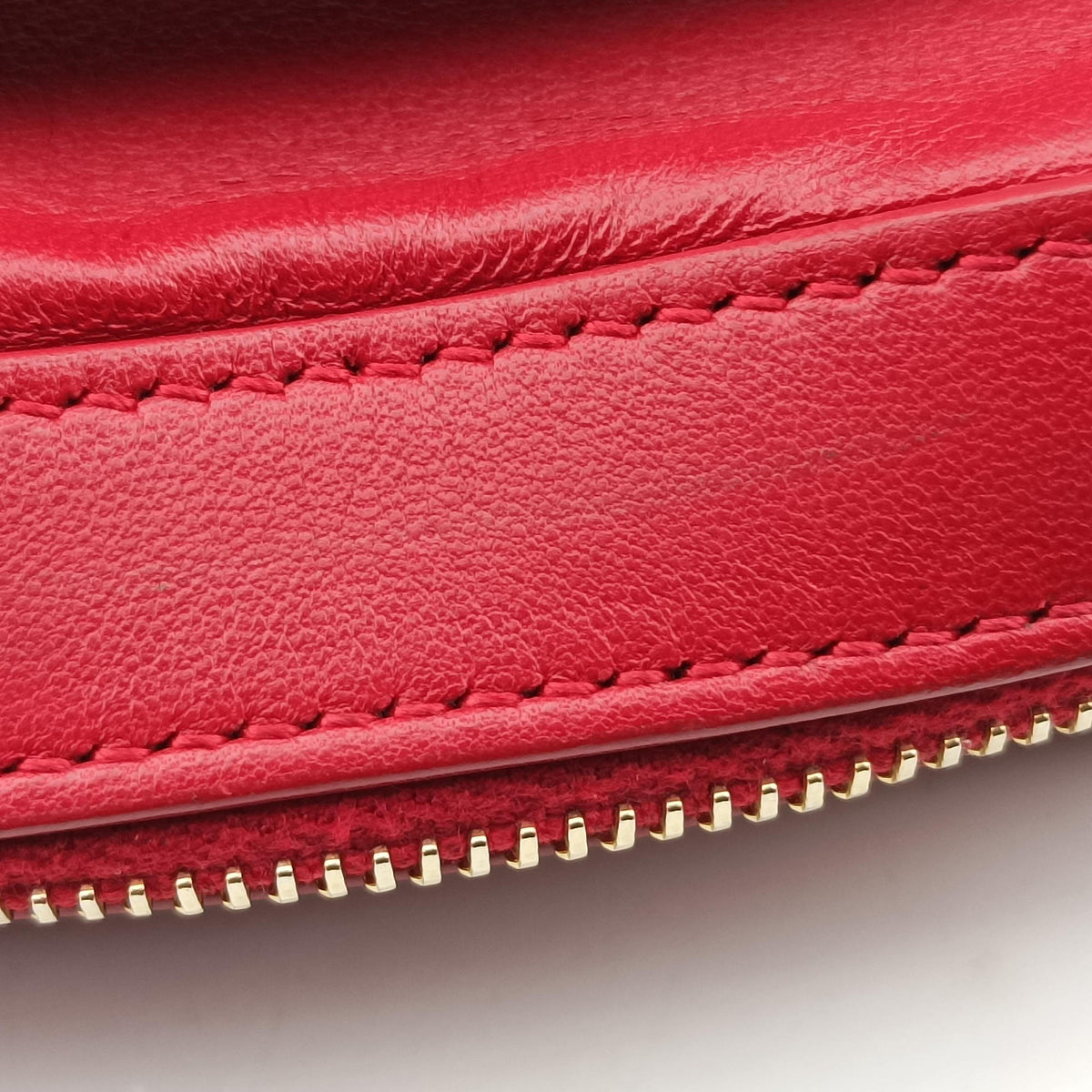 Pre-owned Yves Saint Laurent VICKY Red Leather 557574 bum bag/waist bag | stylenewstar