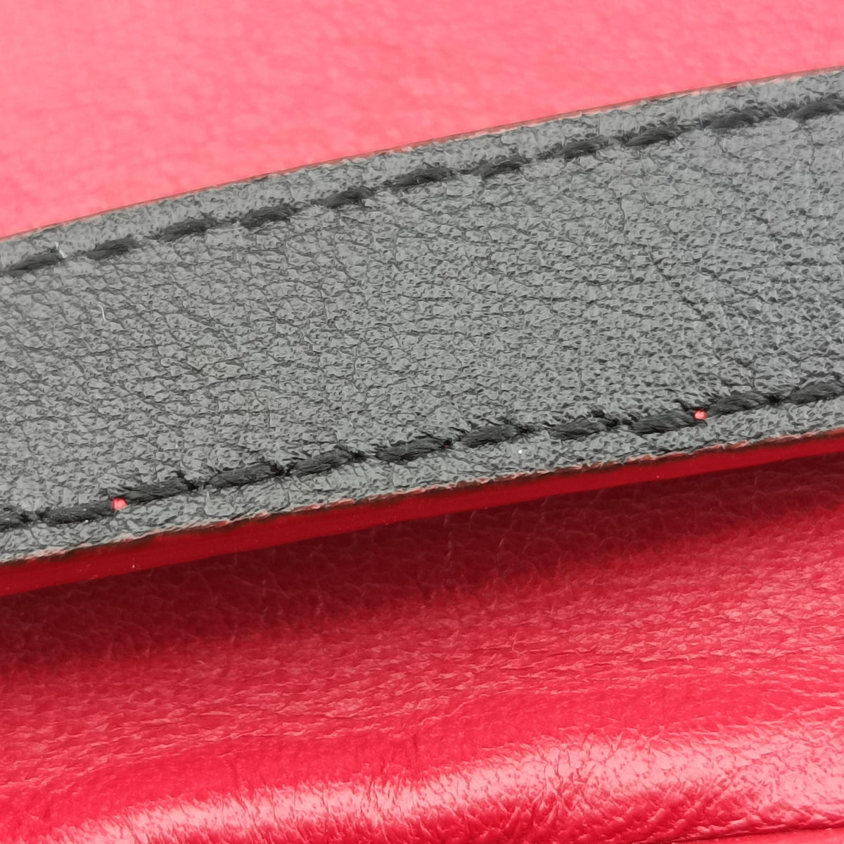 Pre-owned Yves Saint Laurent VICKY Red Leather 557574 bum bag/waist bag | stylenewstar