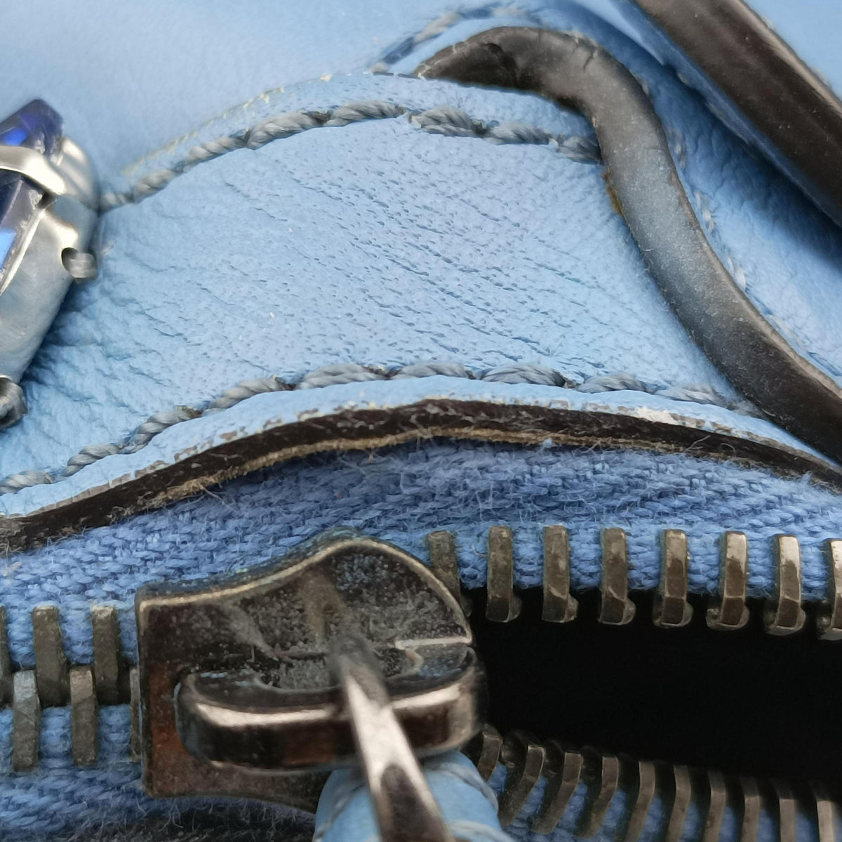 Pre-owned Fendi By the Way Blue Leather 8BL133 shoulderbag | stylenewstar