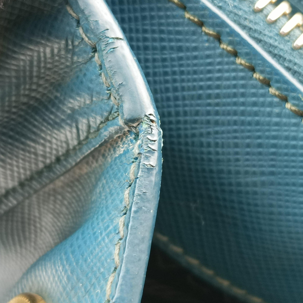 Vintage Prada Galleria Green SAFFIANO Leather BN1786 handbag | stylenewstar