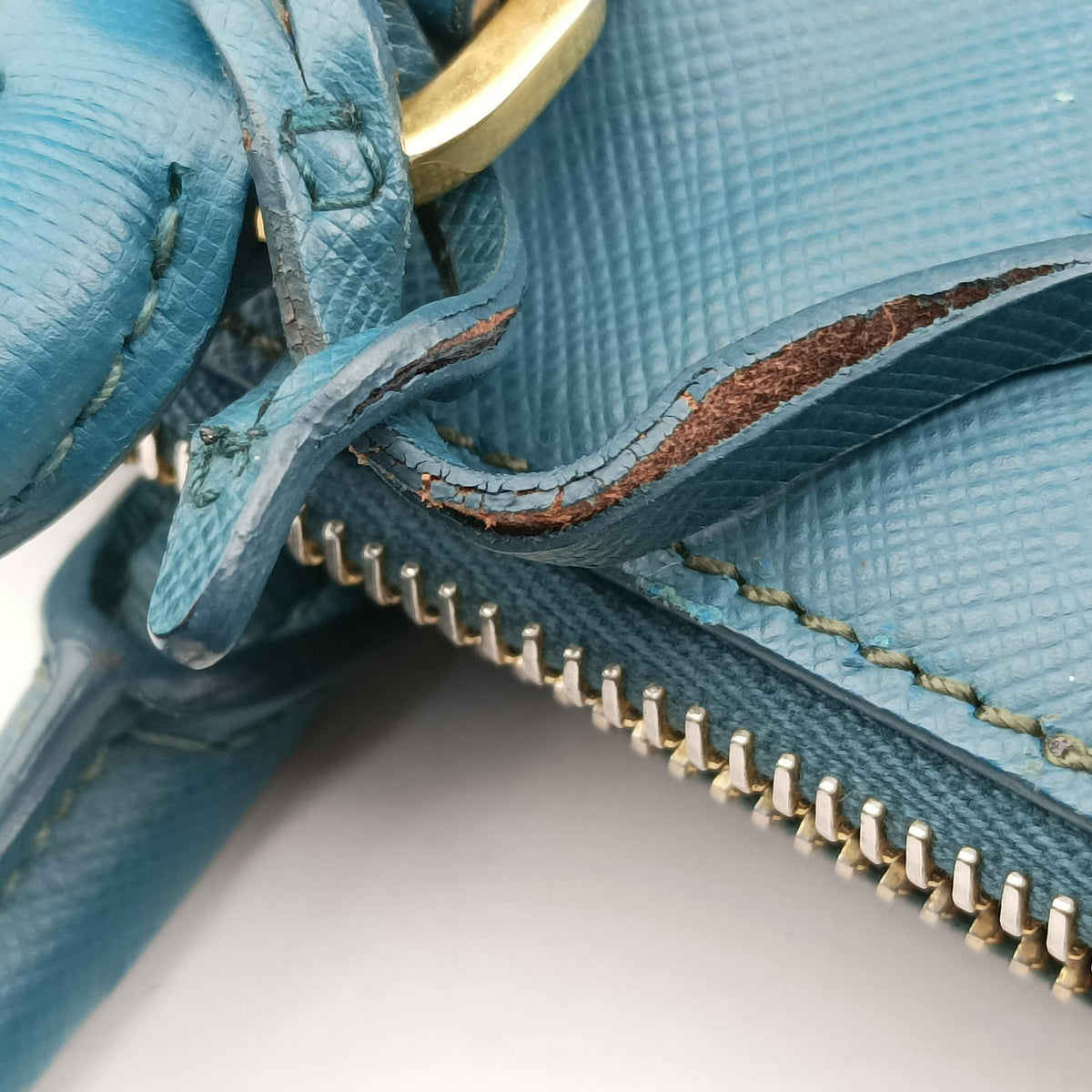 Vintage Prada Galleria Green SAFFIANO Leather BN1786 handbag | stylenewstar