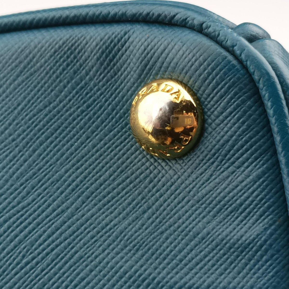 Vintage Prada Galleria Green SAFFIANO Leather BN1786 handbag | stylenewstar