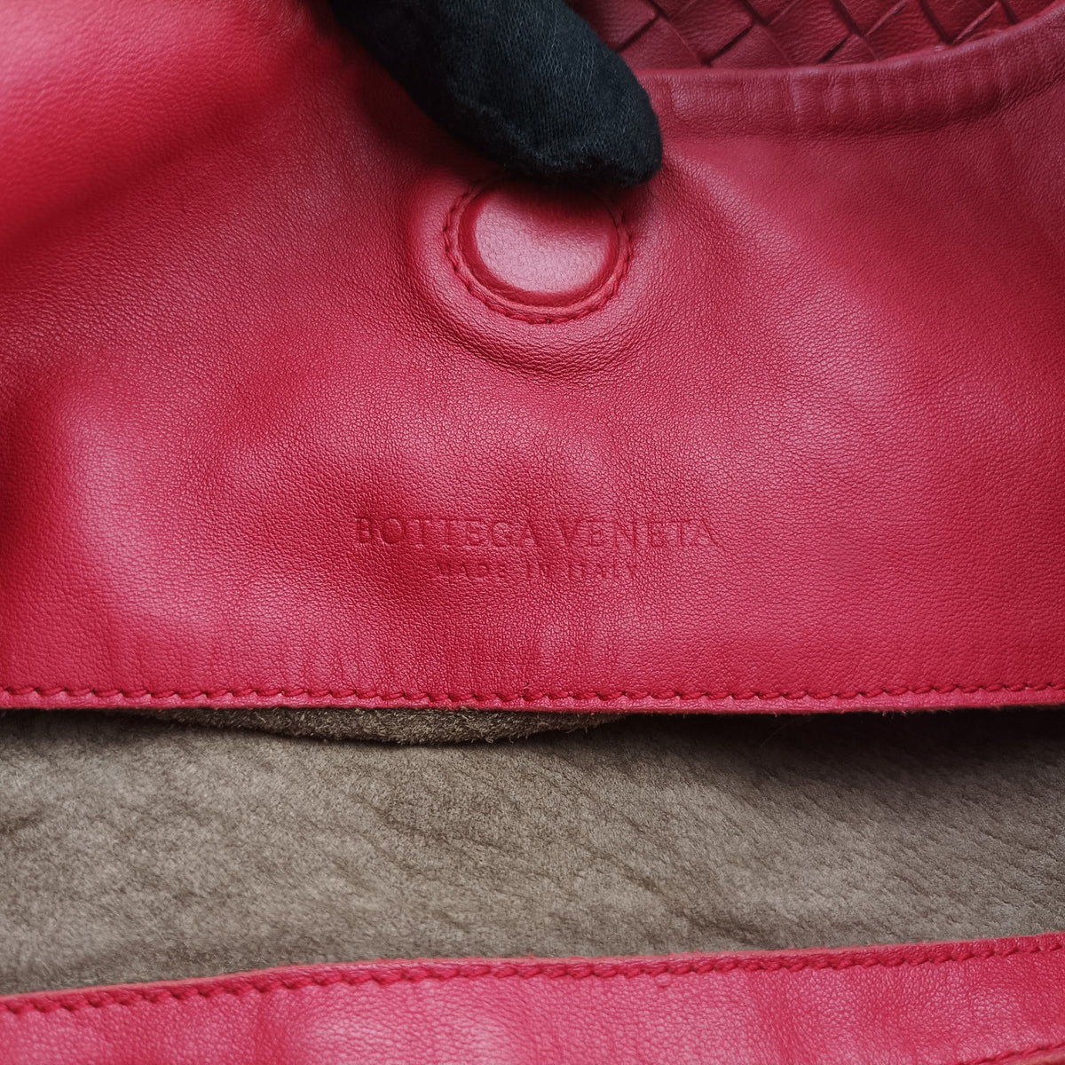 Pre-owned Bottega Veneta Campana Red Lambskin  shoulderbag | stylenewstar