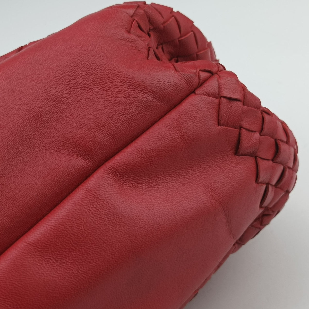 Pre-owned Bottega Veneta Campana Red Lambskin  shoulderbag | stylenewstar