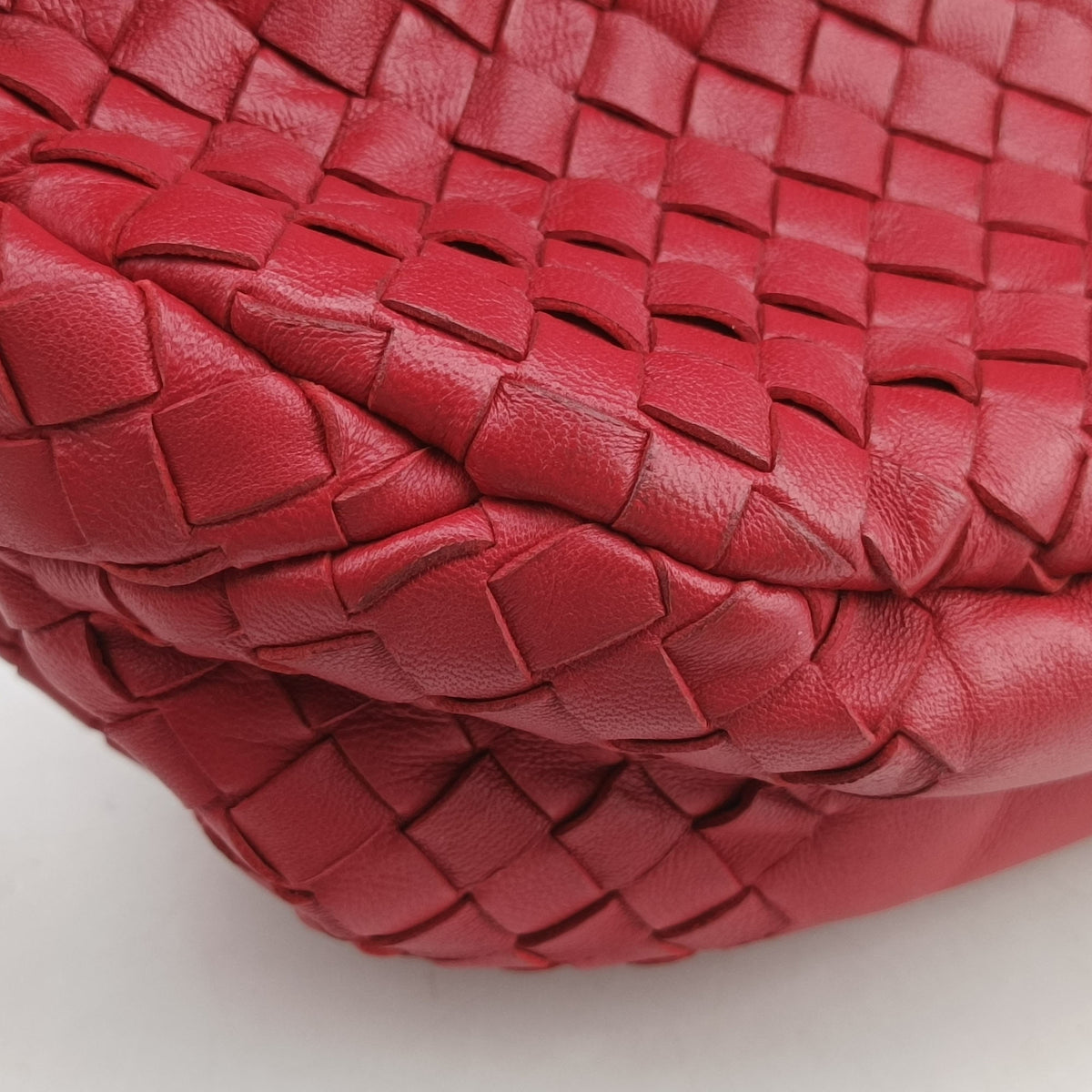 Pre-owned Bottega Veneta Campana Red Lambskin  shoulderbag | stylenewstar