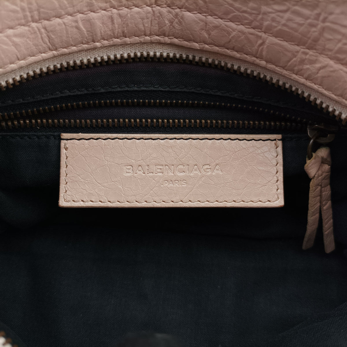 Pre-owned Balenciaga Classic City Mini Pink lambskin  shoulderbag | stylenewstar