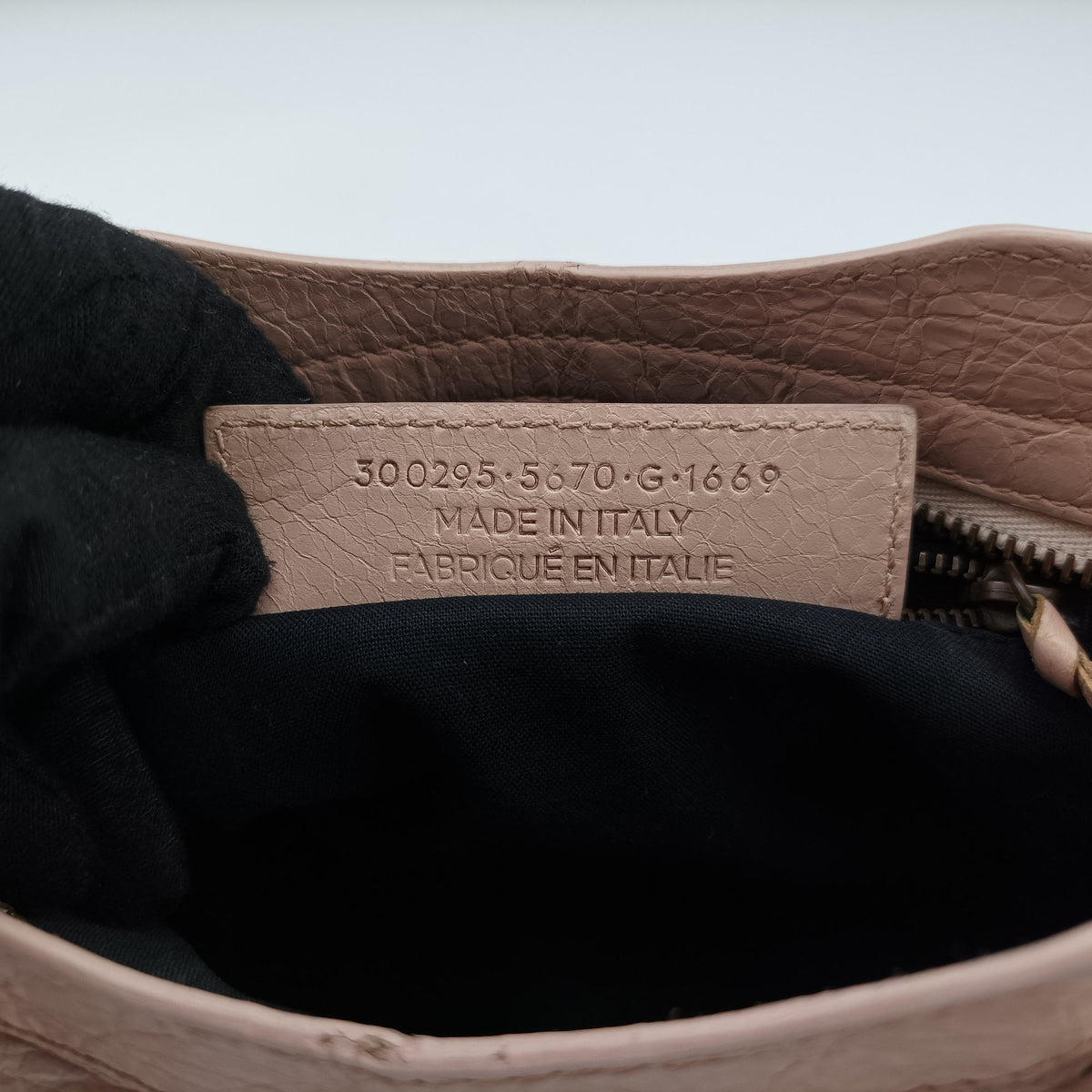 Pre-owned Balenciaga Classic City Mini Pink lambskin  shoulderbag | stylenewstar