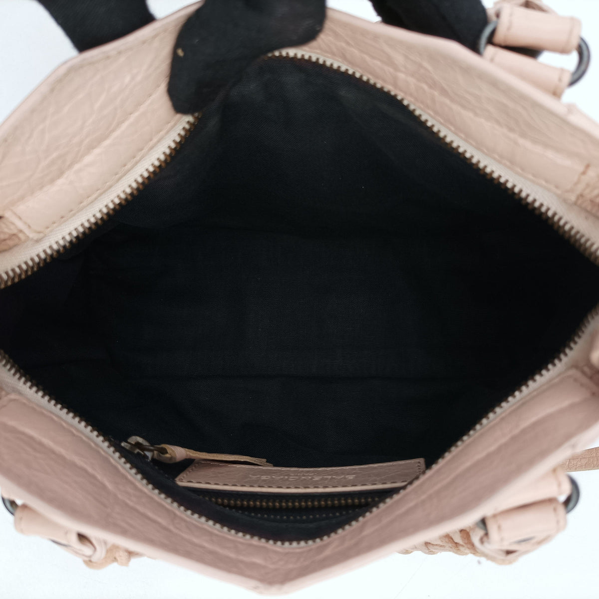 Pre-owned Balenciaga Classic City Mini Pink lambskin  shoulderbag | stylenewstar