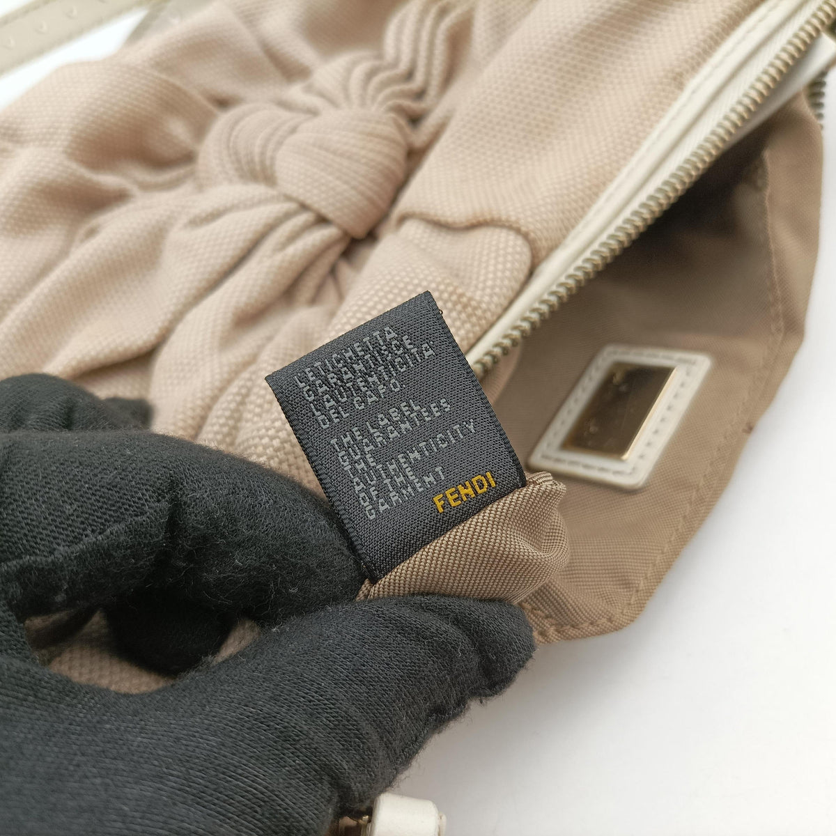 Pre-owned Fendi Knot Hobo Beige Canvas 8BT071 shoulderbag | stylenewstar