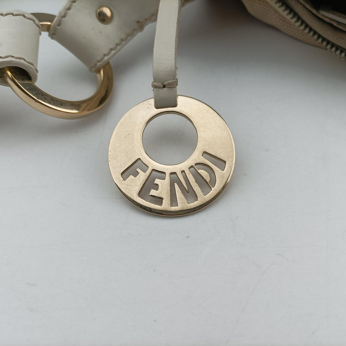 Pre-owned Fendi Knot Hobo Beige Canvas 8BT071 shoulderbag | stylenewstar