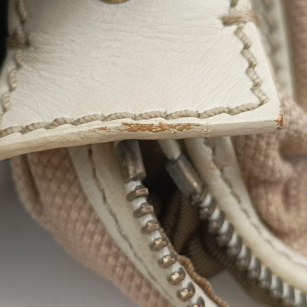 Pre-owned Fendi Knot Hobo Beige Canvas 8BT071 shoulderbag | stylenewstar