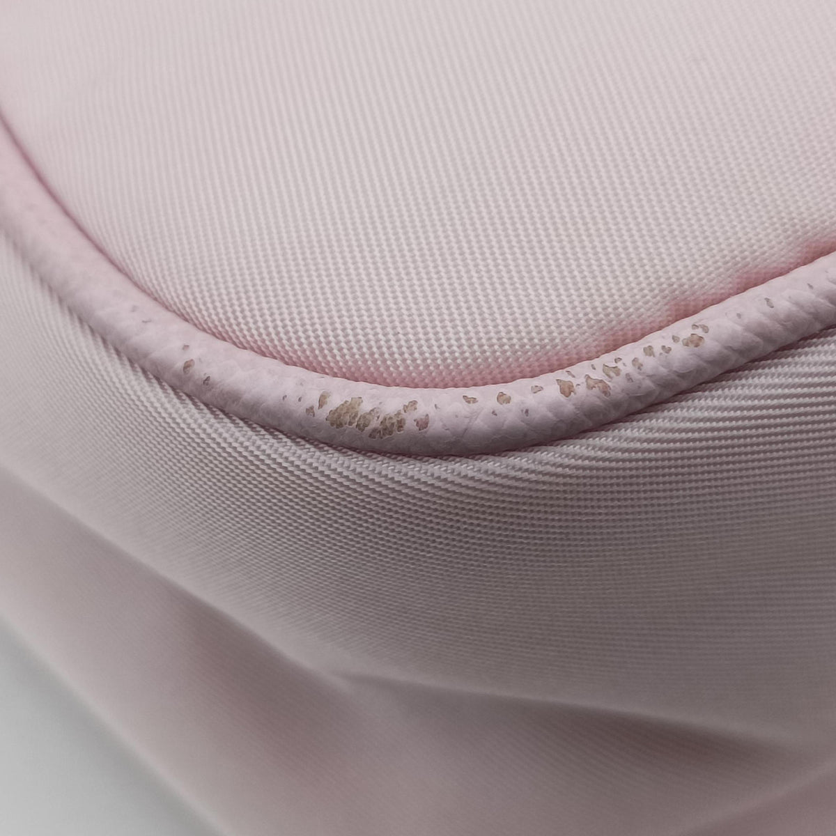 Pre-owned Prada Re-Edition 2005 Re-Nylon Pink nylon 1BH204 shoulderbag | stylenewstar