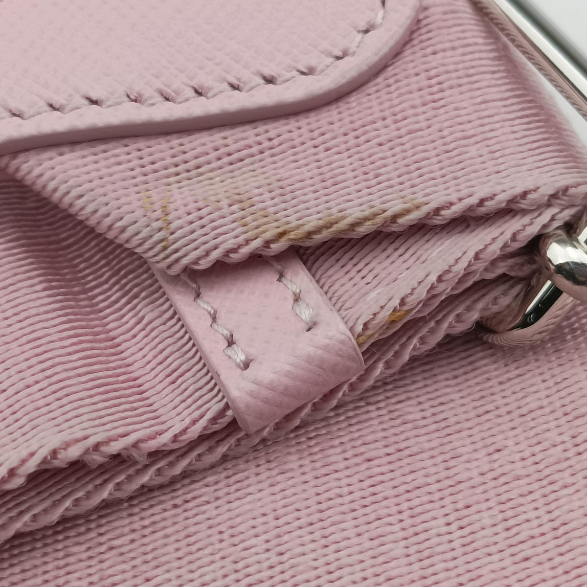 Pre-owned Prada Re-Edition 2005 Re-Nylon Pink nylon 1BH204 shoulderbag | stylenewstar