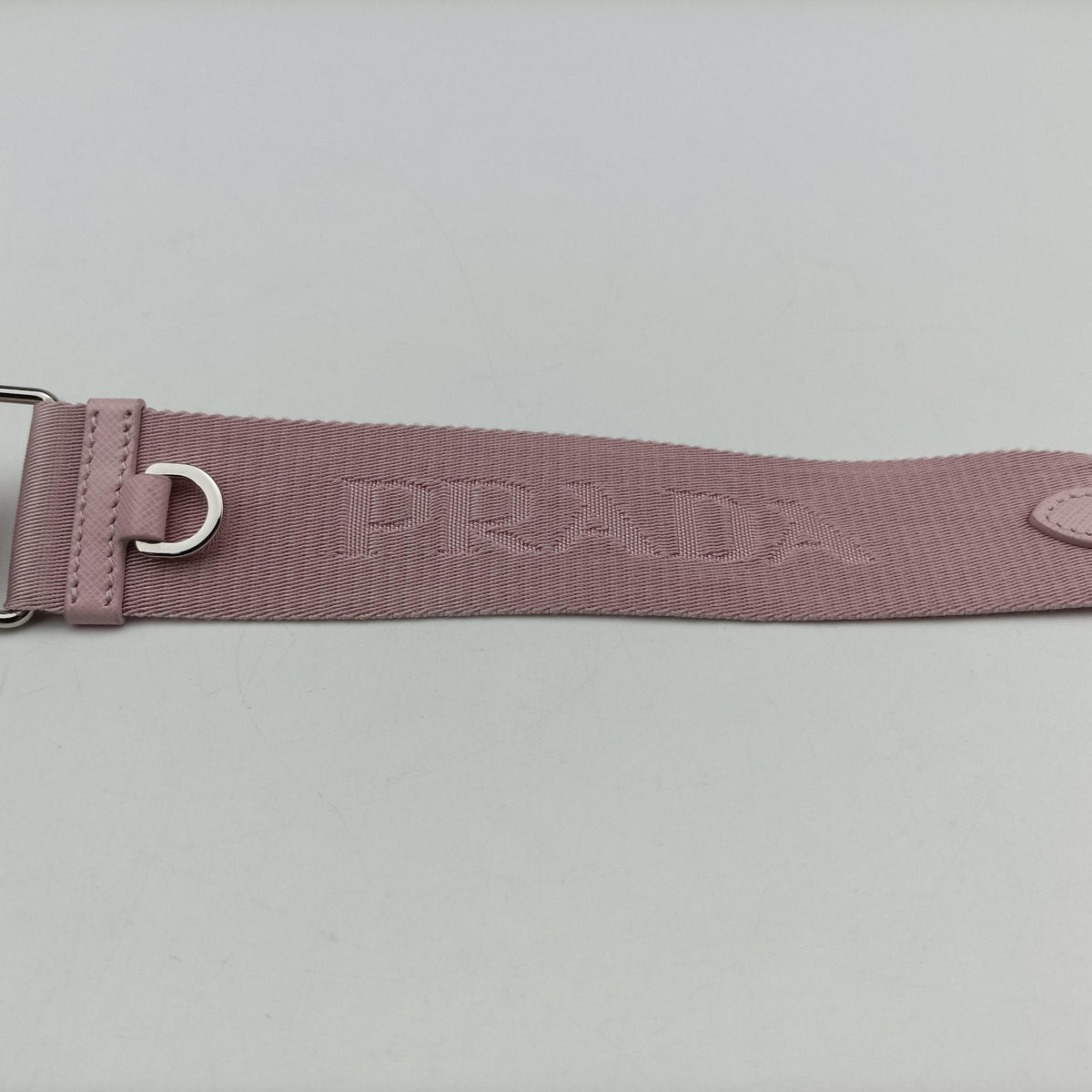 Pre-owned Prada Re-Edition 2005 Re-Nylon Pink nylon 1BH204 shoulderbag | stylenewstar