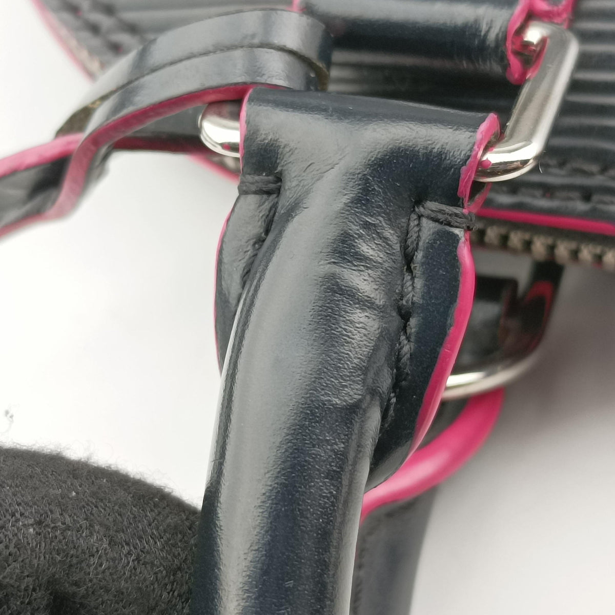 Pre-owned Louis Vuitton Alma BB Noir×hot pink Epi M54160 shoulderbag | stylenewstar