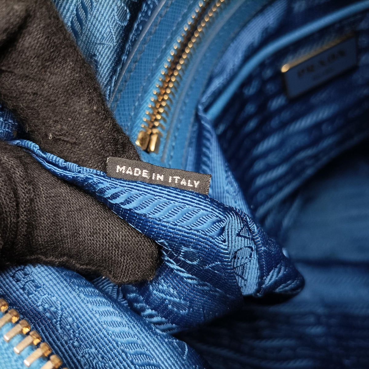 Pre-owned Prada Hobo Blue Saffiano leather  shoulderbag | stylenewstar