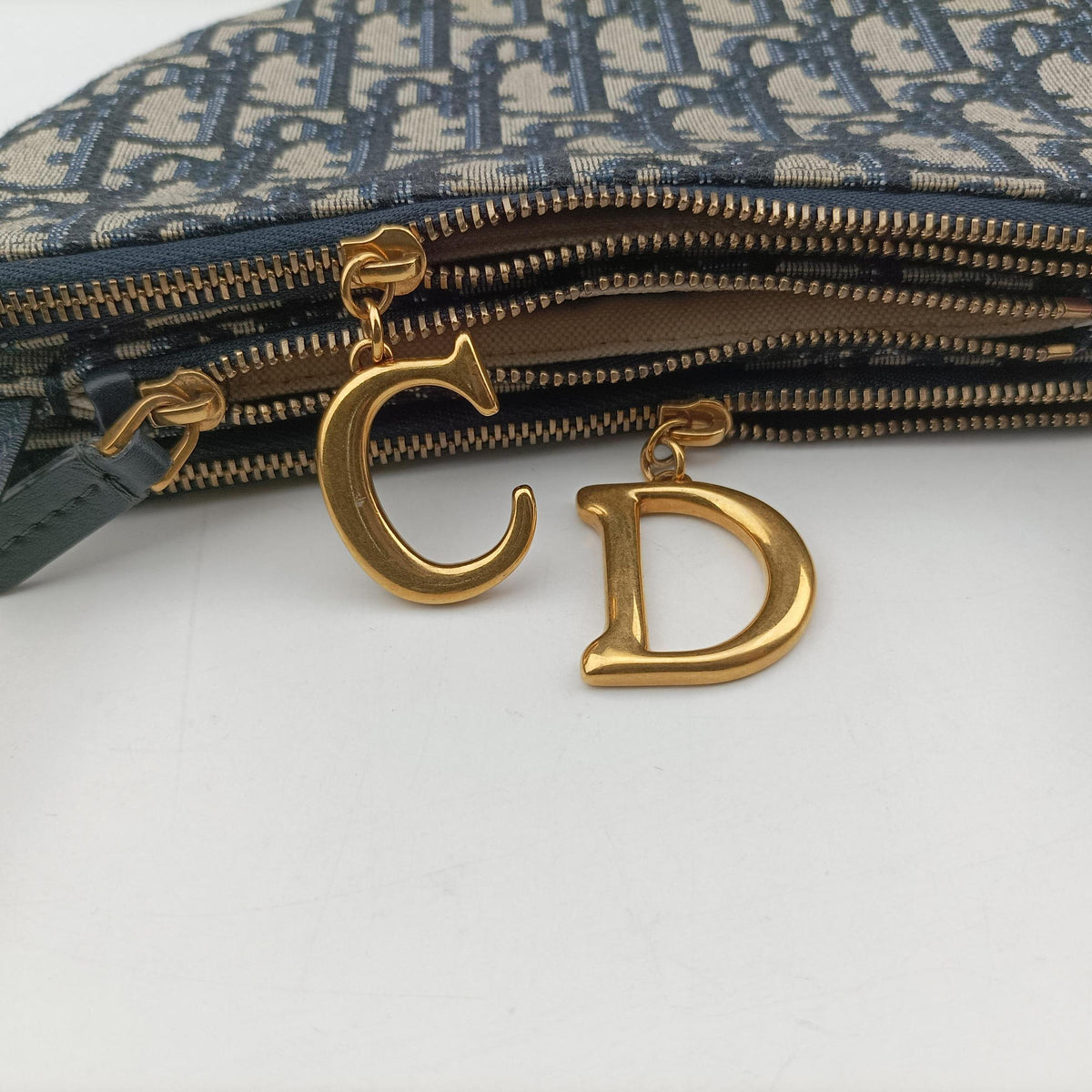 Secondhand Christian Dior Saddle Navy Jacquard×Leather  shoulderbag | stylenewstar