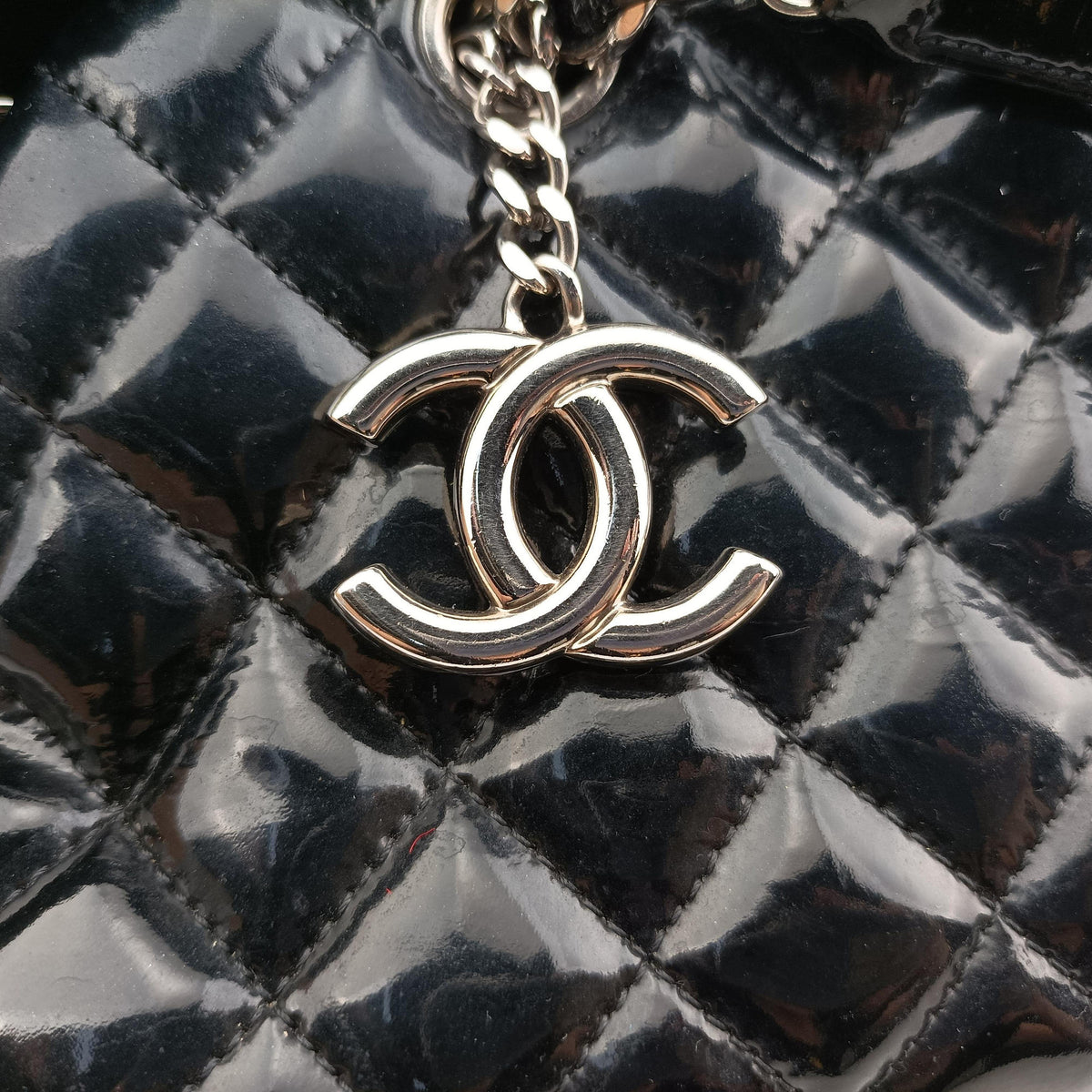 Pre-owned Chanel Mademoiselle Bowling Black Patent leather A50558 shoulderbag | stylenewstar