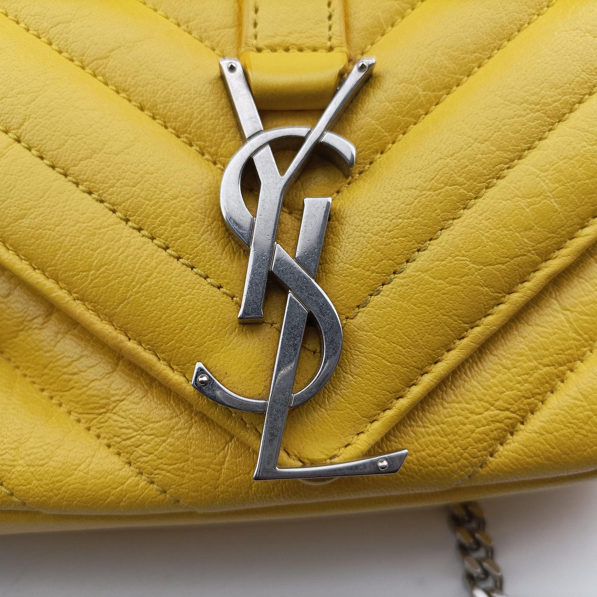Pre-owned Yves Saint Laurent Baby Chai Yellow Leather 399289 shoulderbag | stylenewstar