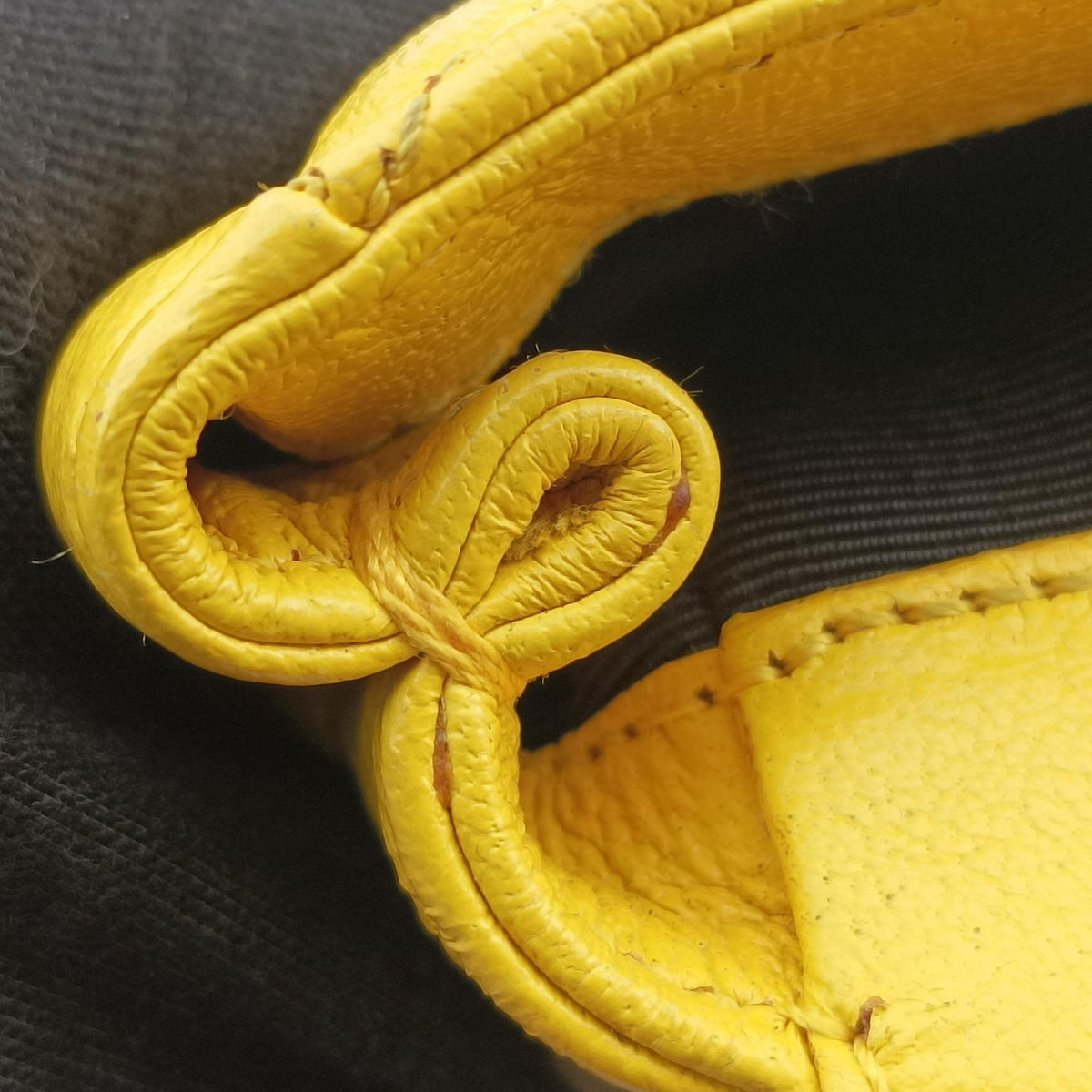 Pre-owned Yves Saint Laurent Baby Chai Yellow Leather 399289 shoulderbag | stylenewstar