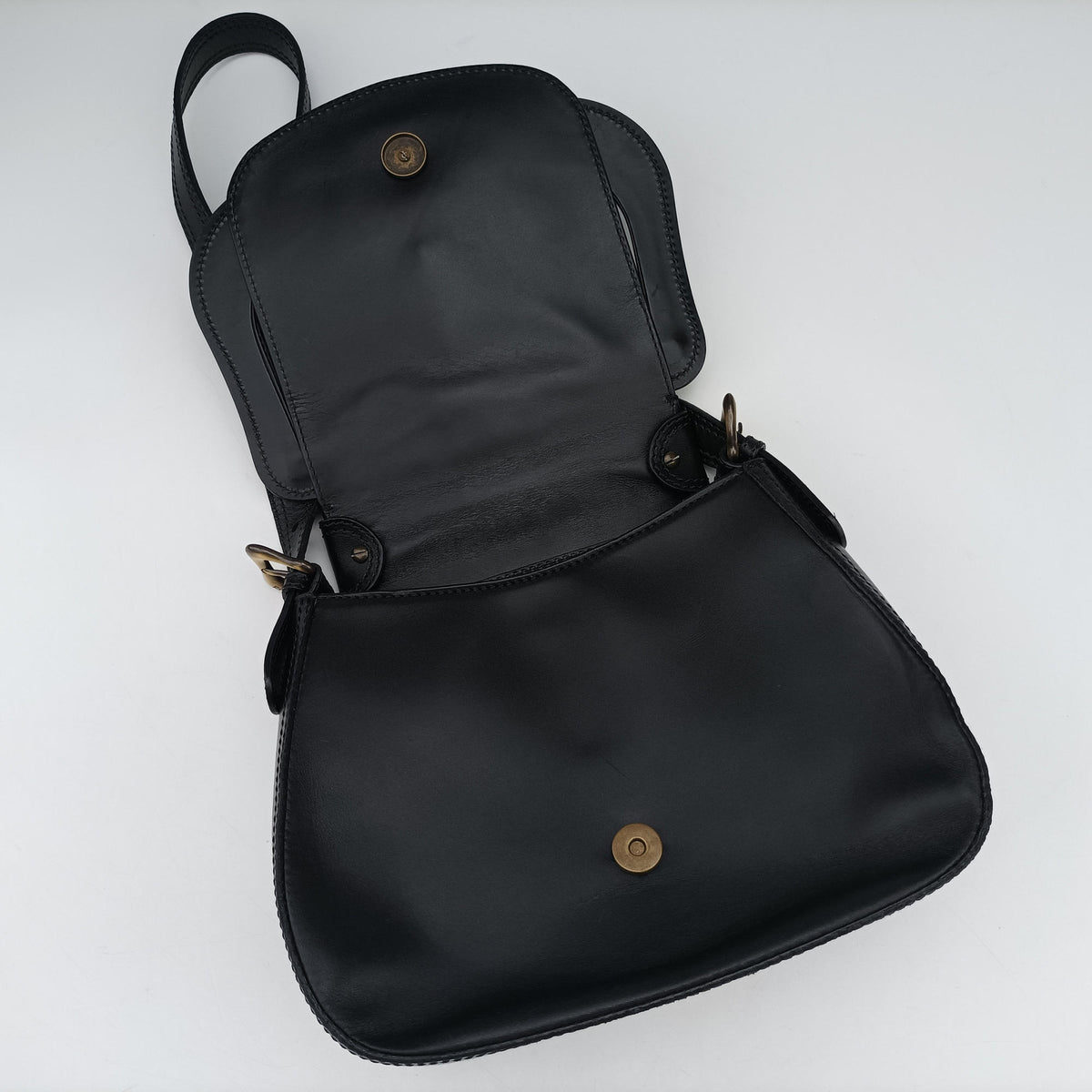 Secondhand Fendi B Bag Black Leather 8BR544 shoulderbag | stylenewstar