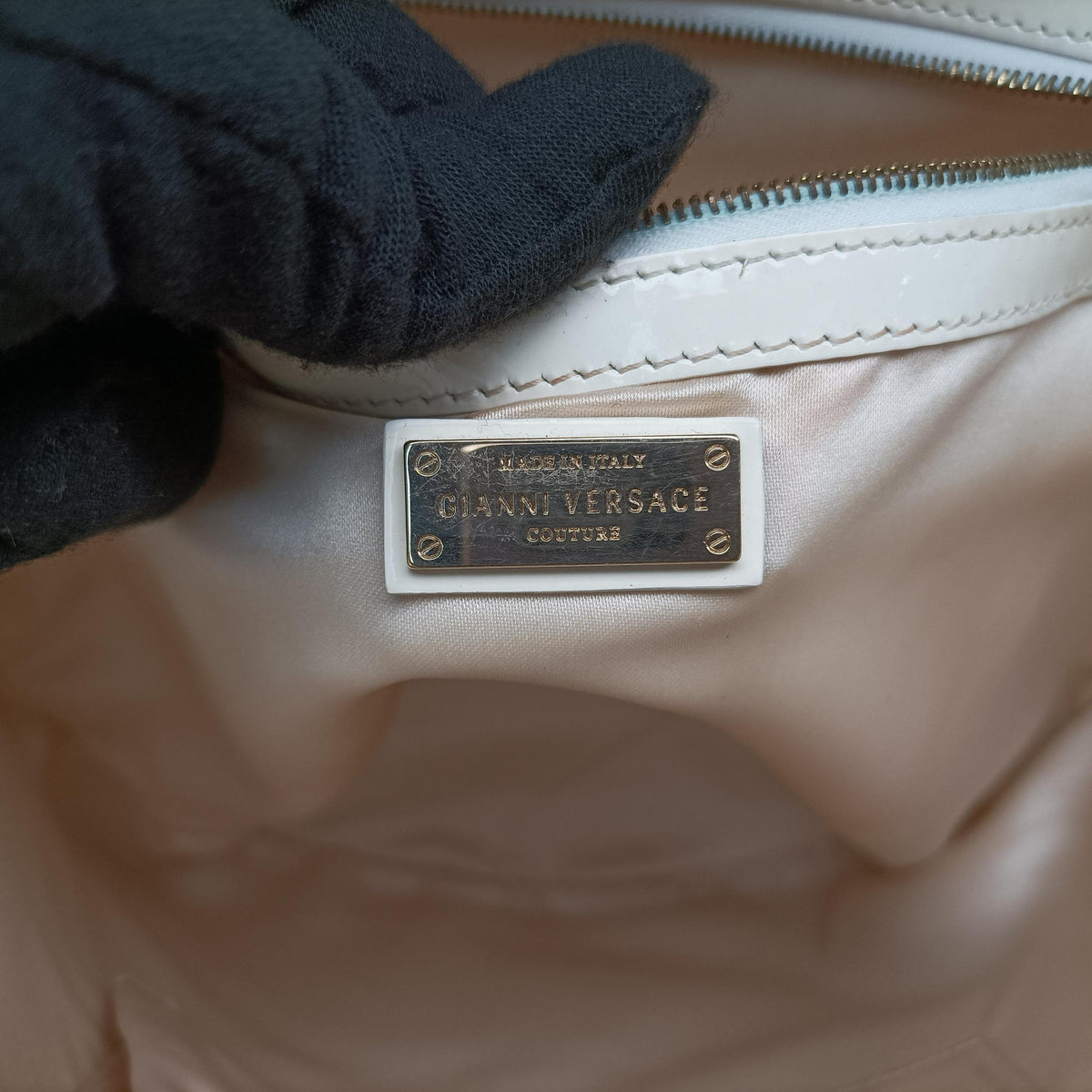 Pre-owned VERSACE Snap Out Of It White Patent  handbag | stylenewstar