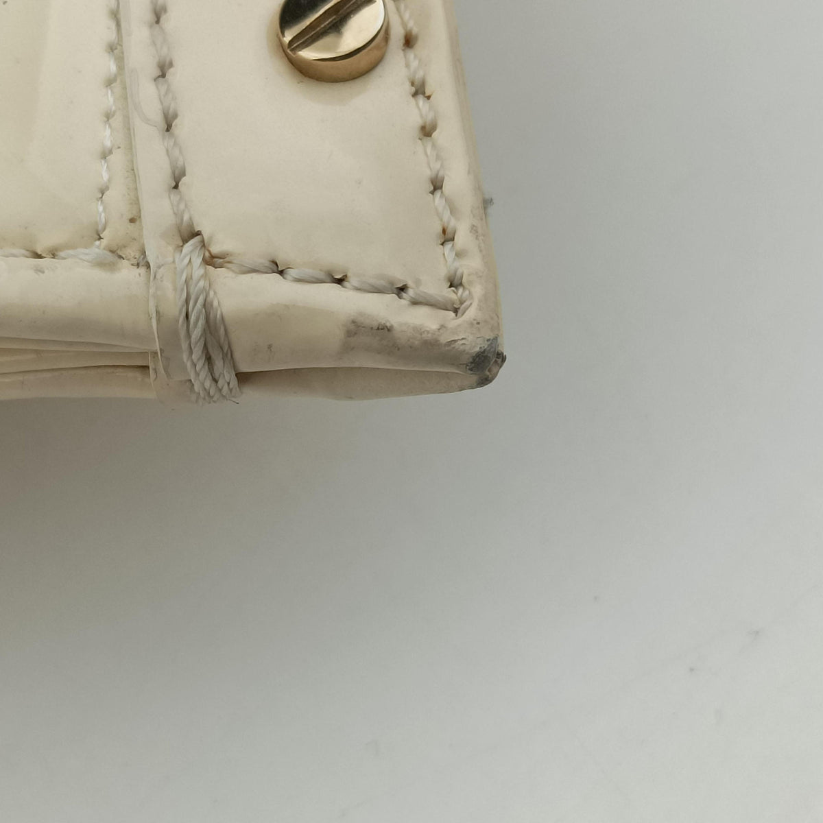 Pre-owned VERSACE Snap Out Of It White Patent  handbag | stylenewstar
