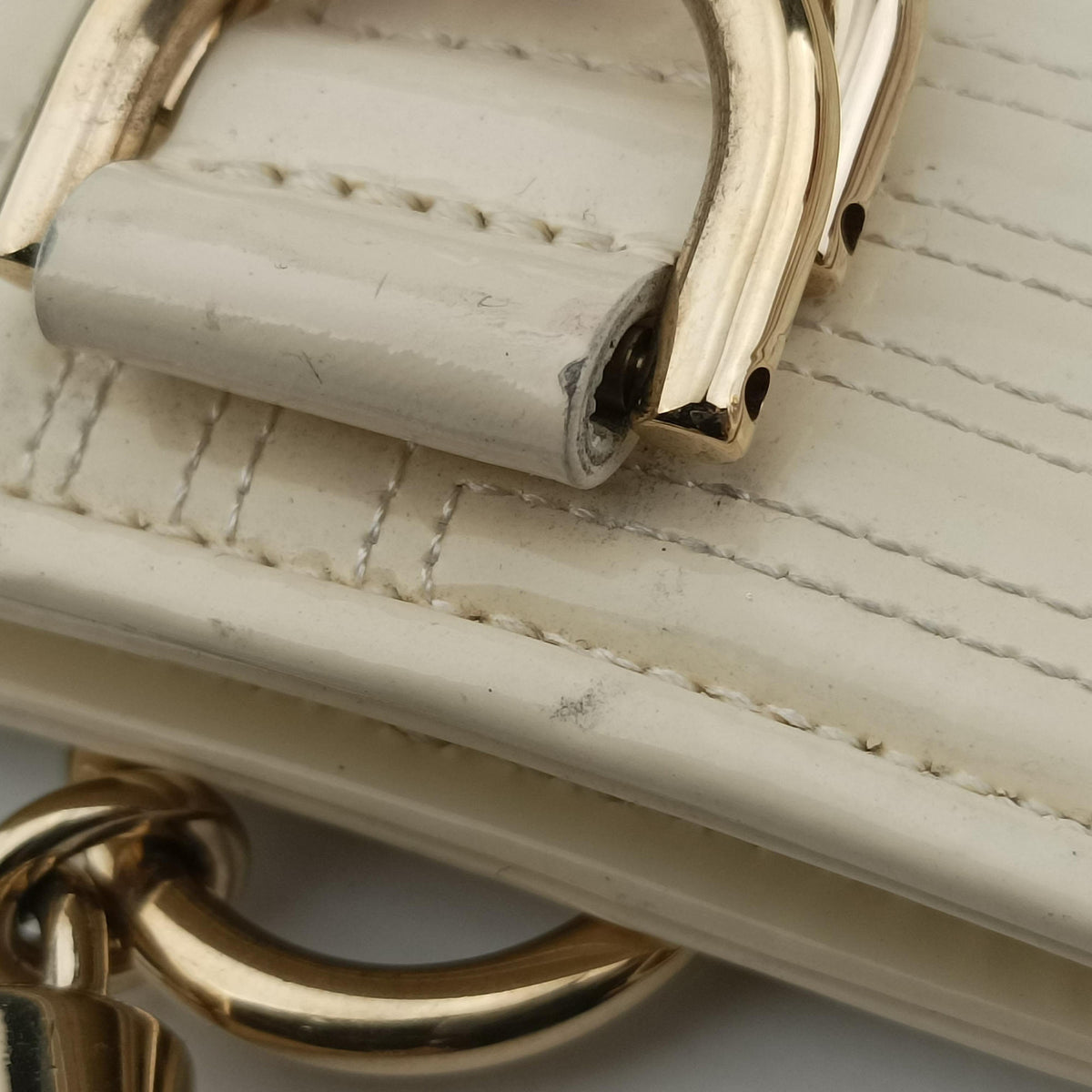 Pre-owned VERSACE Snap Out Of It White Patent  handbag | stylenewstar