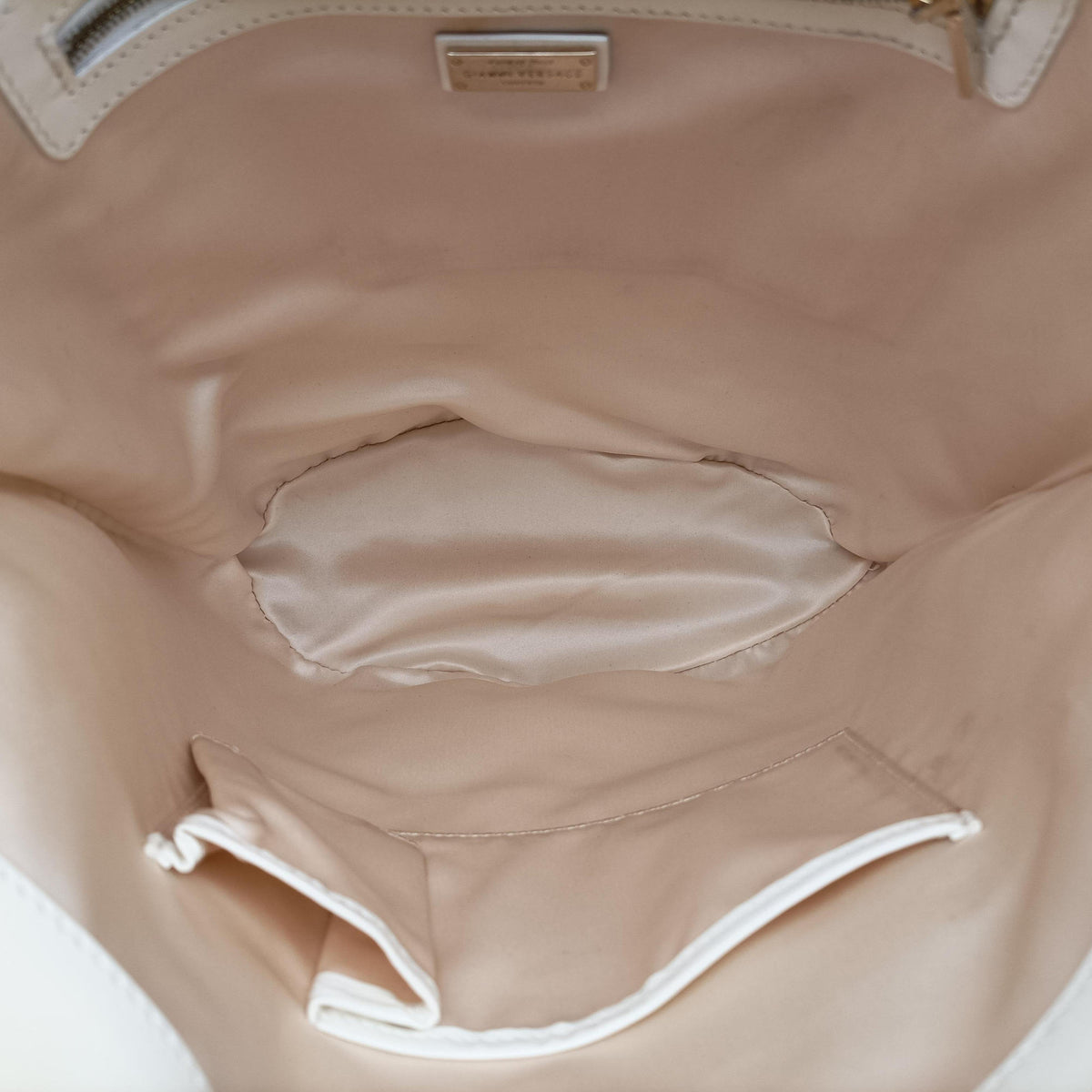 Pre-owned VERSACE Snap Out Of It White Patent  handbag | stylenewstar
