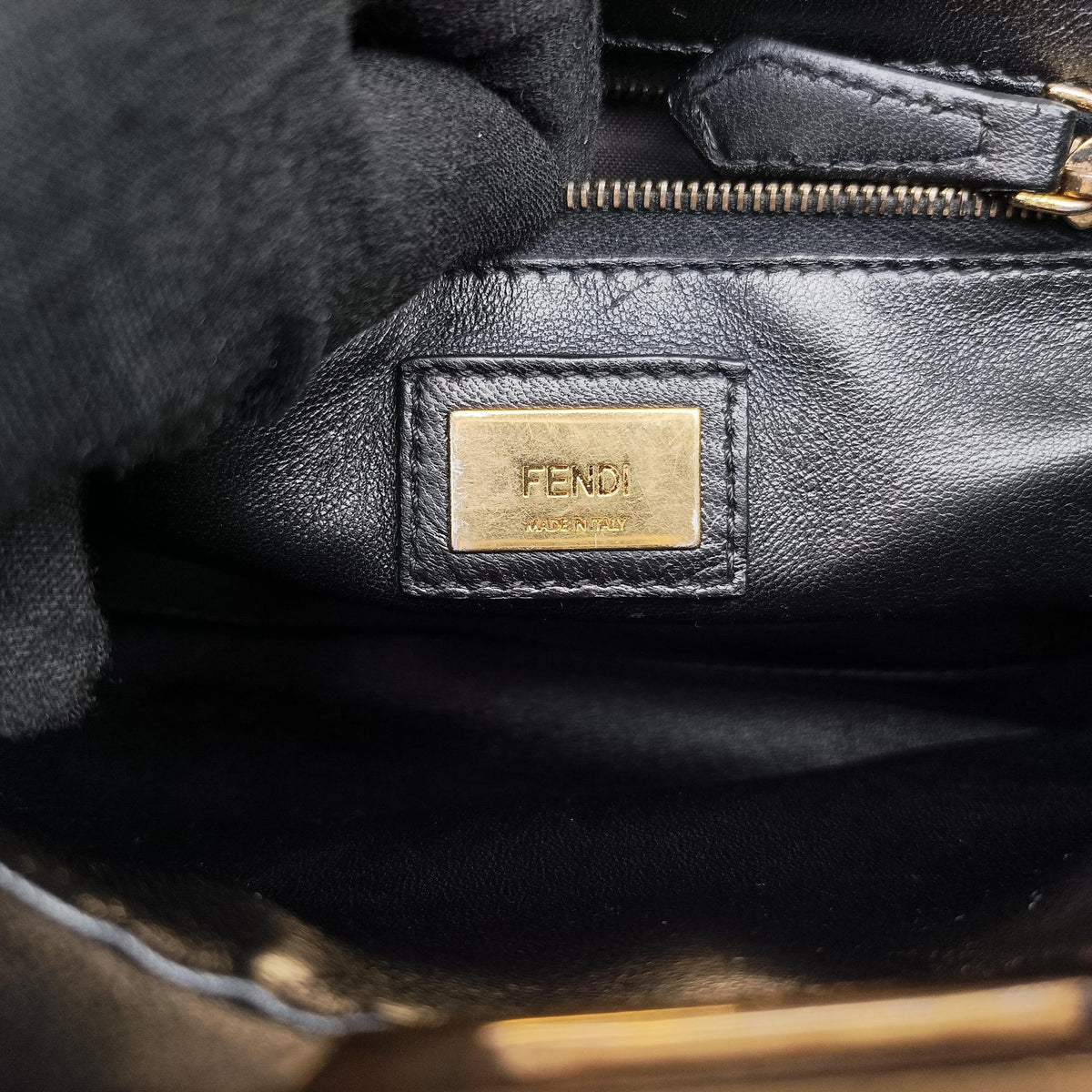 Pre-owned Fendi PEEKABOO Black Leather 8BN244 shoulderbag | stylenewstar