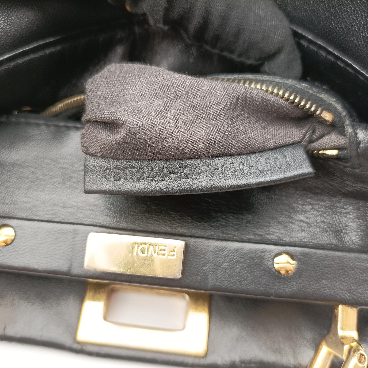 Pre-owned Fendi PEEKABOO Black Leather 8BN244 shoulderbag | stylenewstar