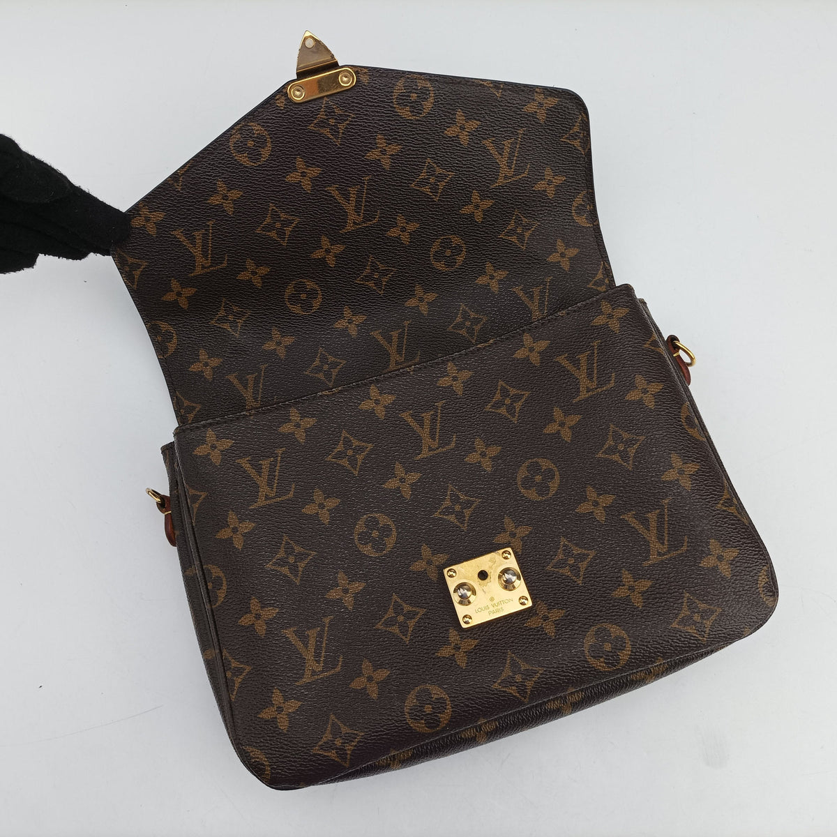 Vintage Louis Vuitton Pochette Metis MM Brown Monogram Canvas M44875 shoulderbag | stylenewstar