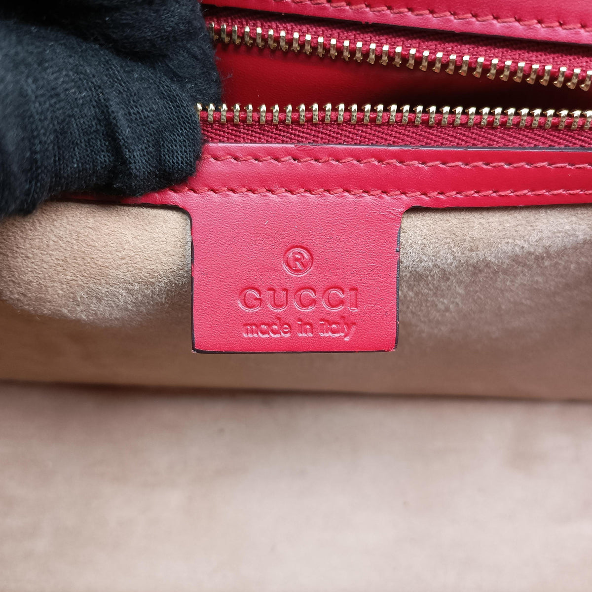 Secondhand Gucci Sylvie Red Leather 421882 shoulderbag | stylenewstar