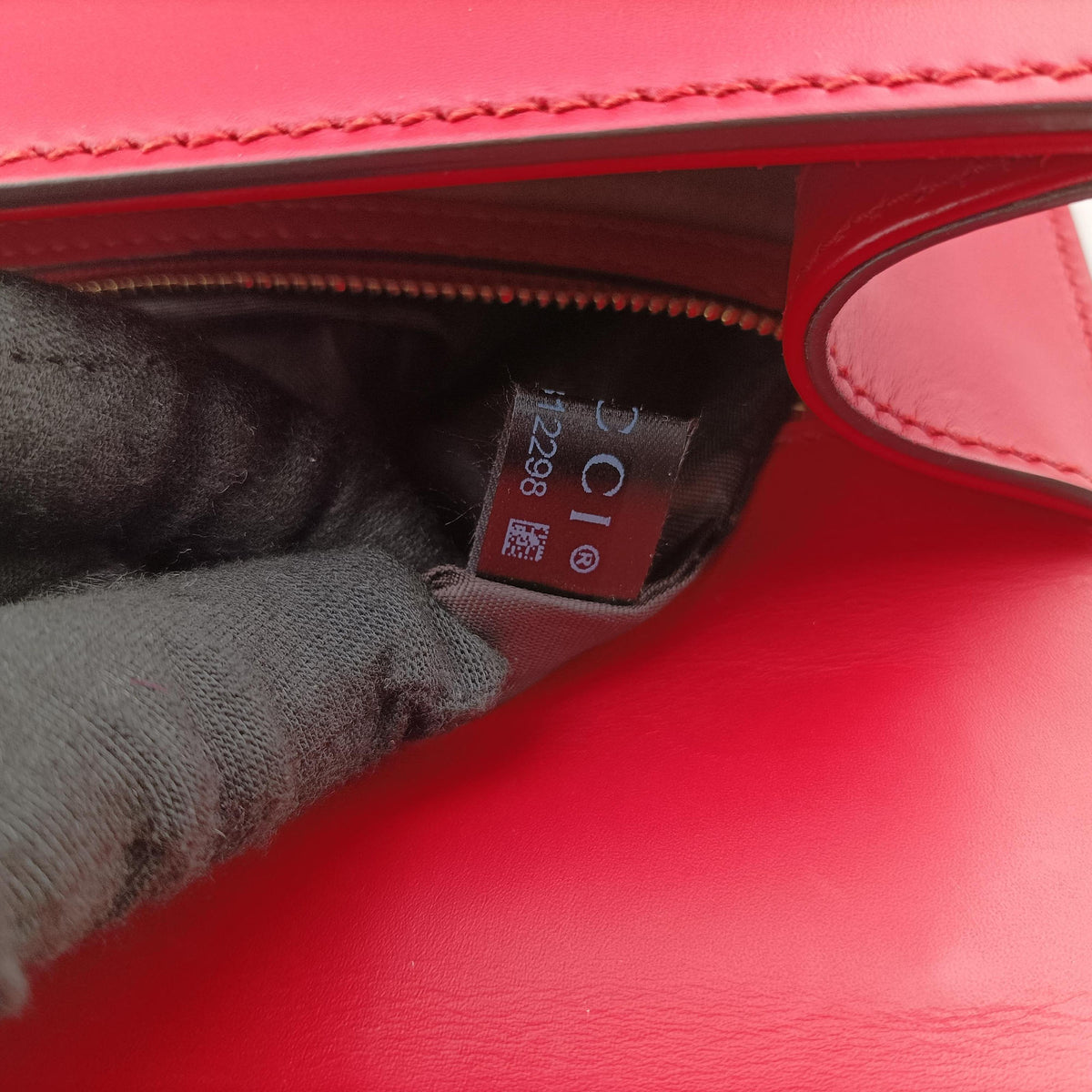Secondhand Gucci Sylvie Red Leather 421882 shoulderbag | stylenewstar