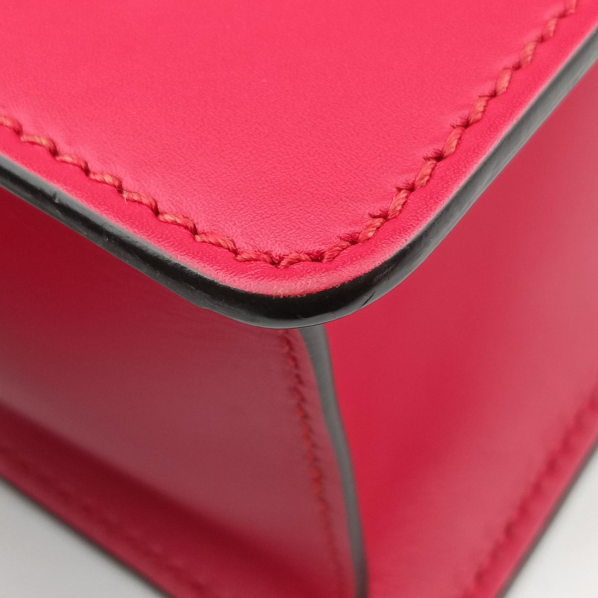 Secondhand Gucci Sylvie Red Leather 421882 shoulderbag | stylenewstar