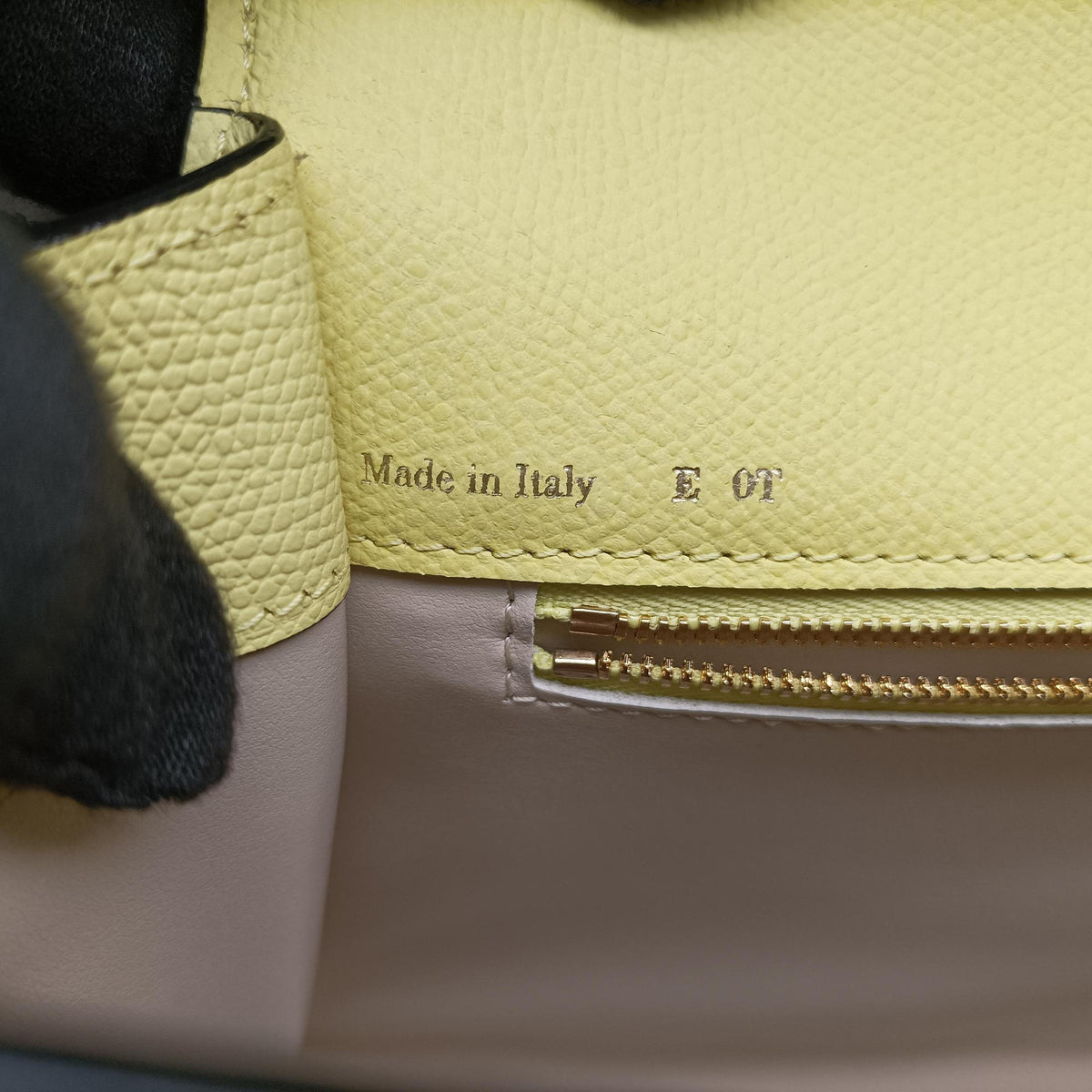 Pre-owned Valextra Iside Yellow×Green×Pink Leather  shoulderbag | stylenewstar