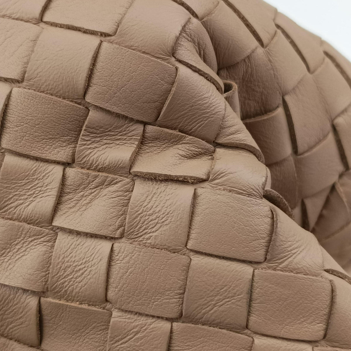 Pre-owned Bottega Veneta Roma Intrecciato Camel lambskin  shoulderbag | stylenewstar