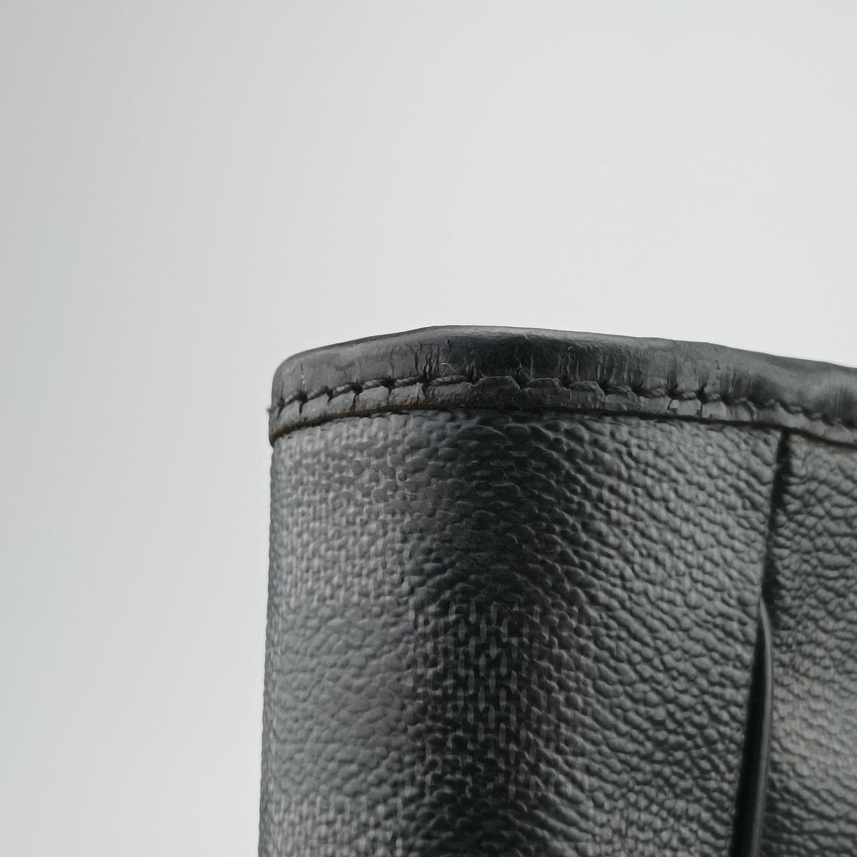Pre-owned Louis Vuitton Tadao Noir Damier Graphite N51192 shoulderbag | stylenewstar