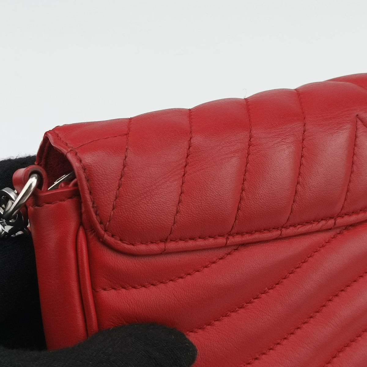 Pre-owned Louis Vuitton New Wave Chain Pochette ECARLATE Leather M63956 shoulderbag | stylenewstar