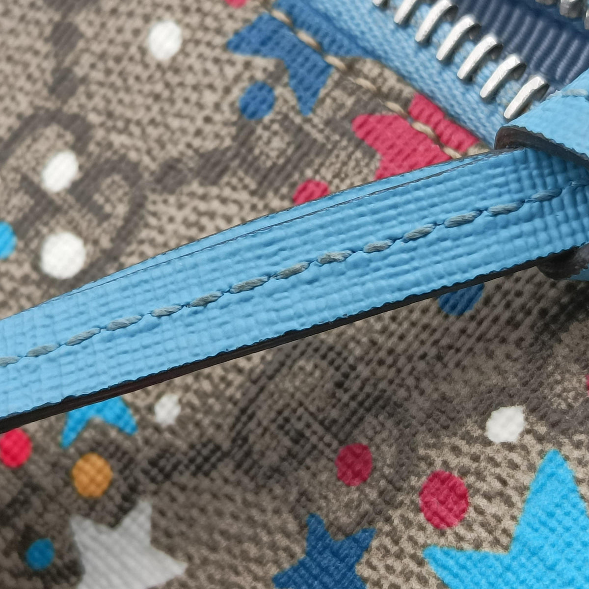 Pre-owned Gucci Kids Line Children's Star beige×multi PVC coated canvas 502095 bum bag/waist bag | stylenewstar