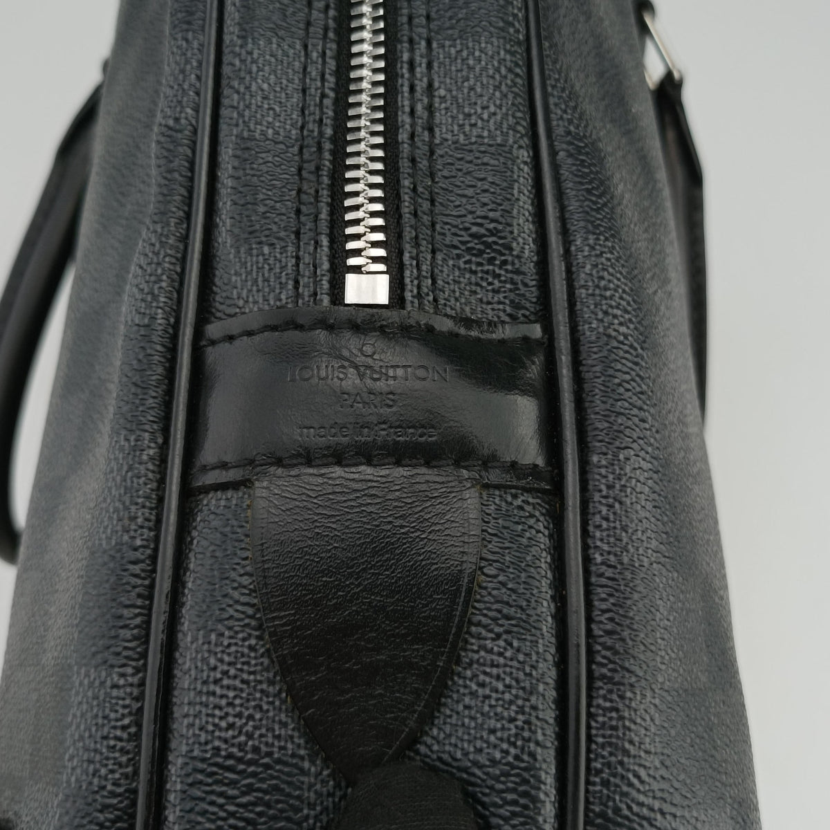 Secondhand Louis Vuitton Porte Documents Voyage Noir Damier Graphite N41125 handbag | stylenewstar