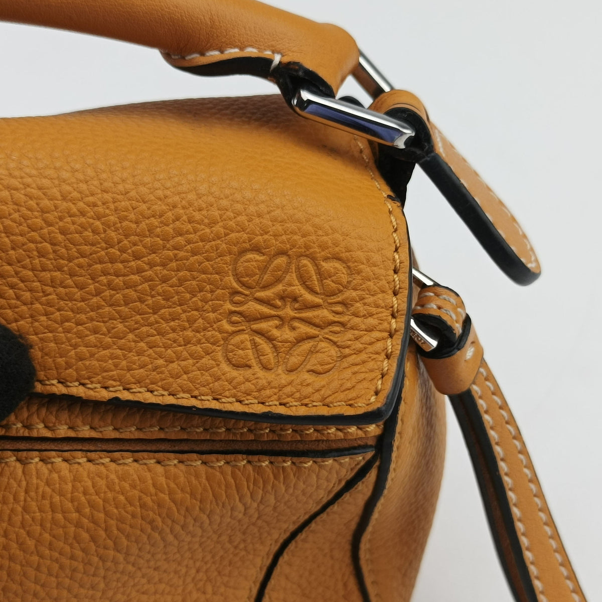Pre-owned Loewe Puzzle mini Yellow Leather 322 30 U95 shoulderbag | stylenewstar