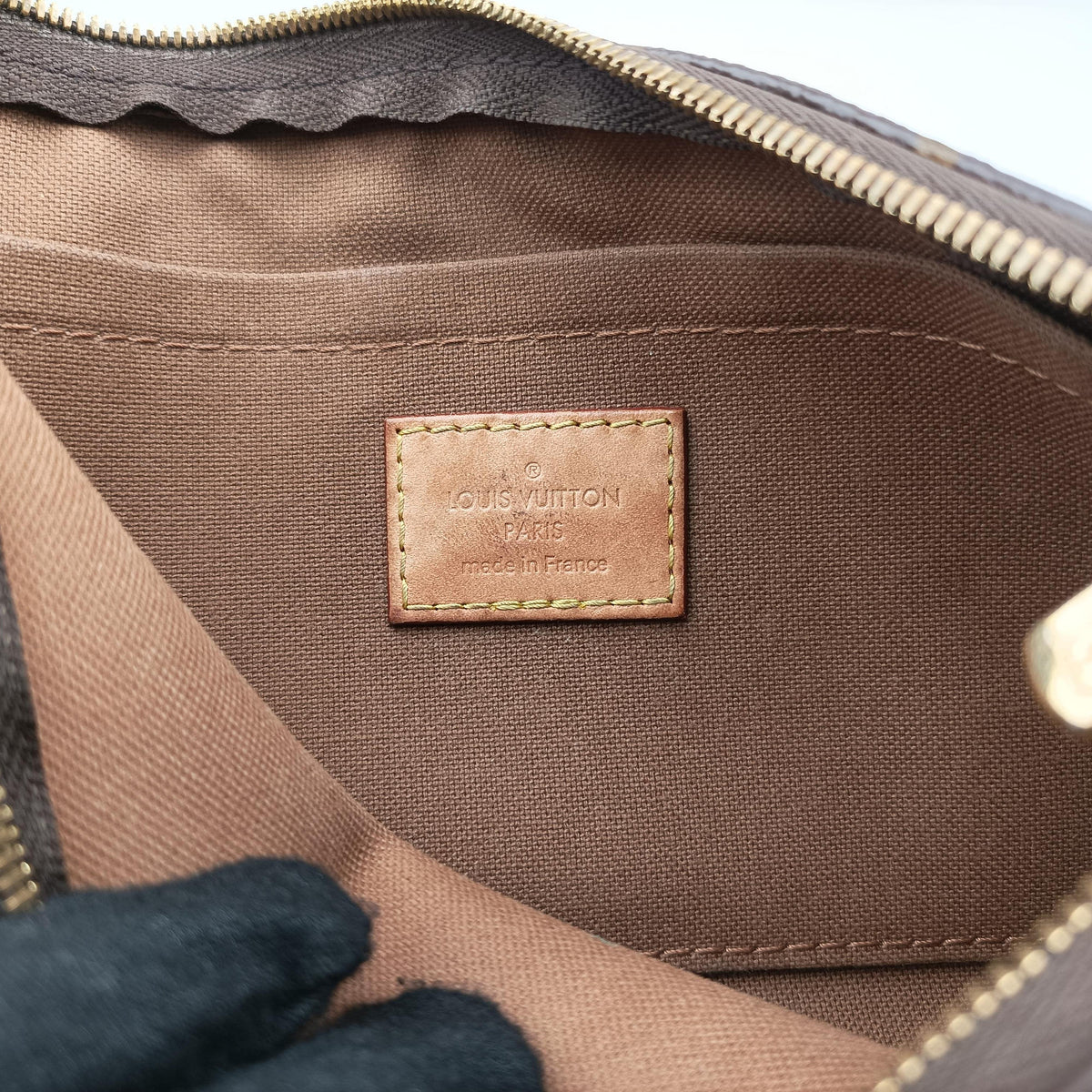 Secondhand Louis Vuitton MULTI POCHETTE ACCESSOIRES brown×khaki Monogram Canvas M44813 shoulderbag | stylenewstar