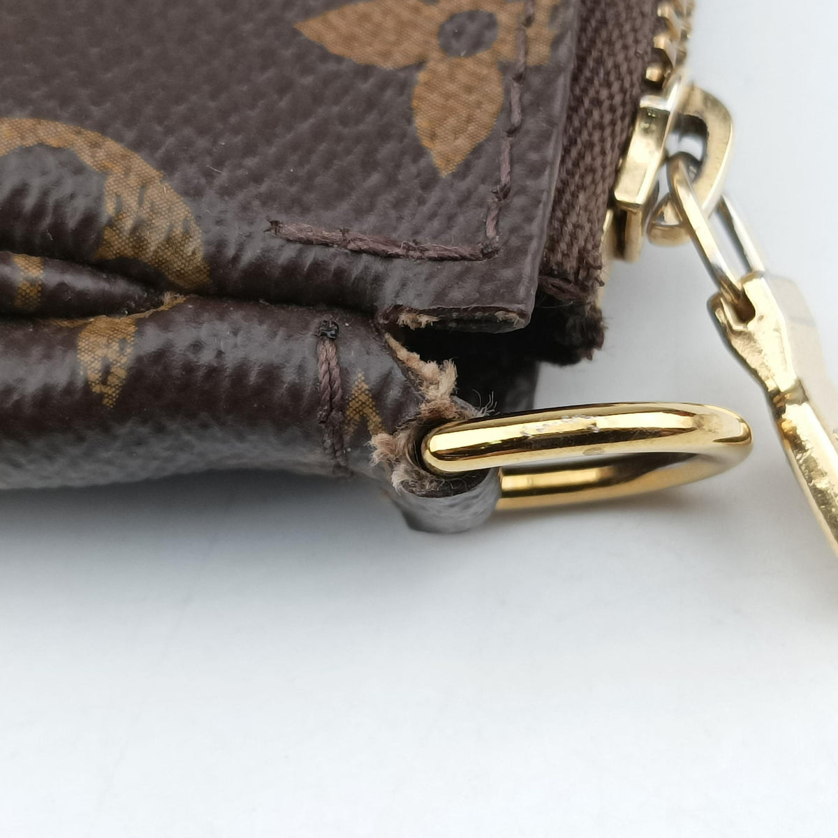 Secondhand Louis Vuitton MULTI POCHETTE ACCESSOIRES brown×khaki Monogram Canvas M44813 shoulderbag | stylenewstar