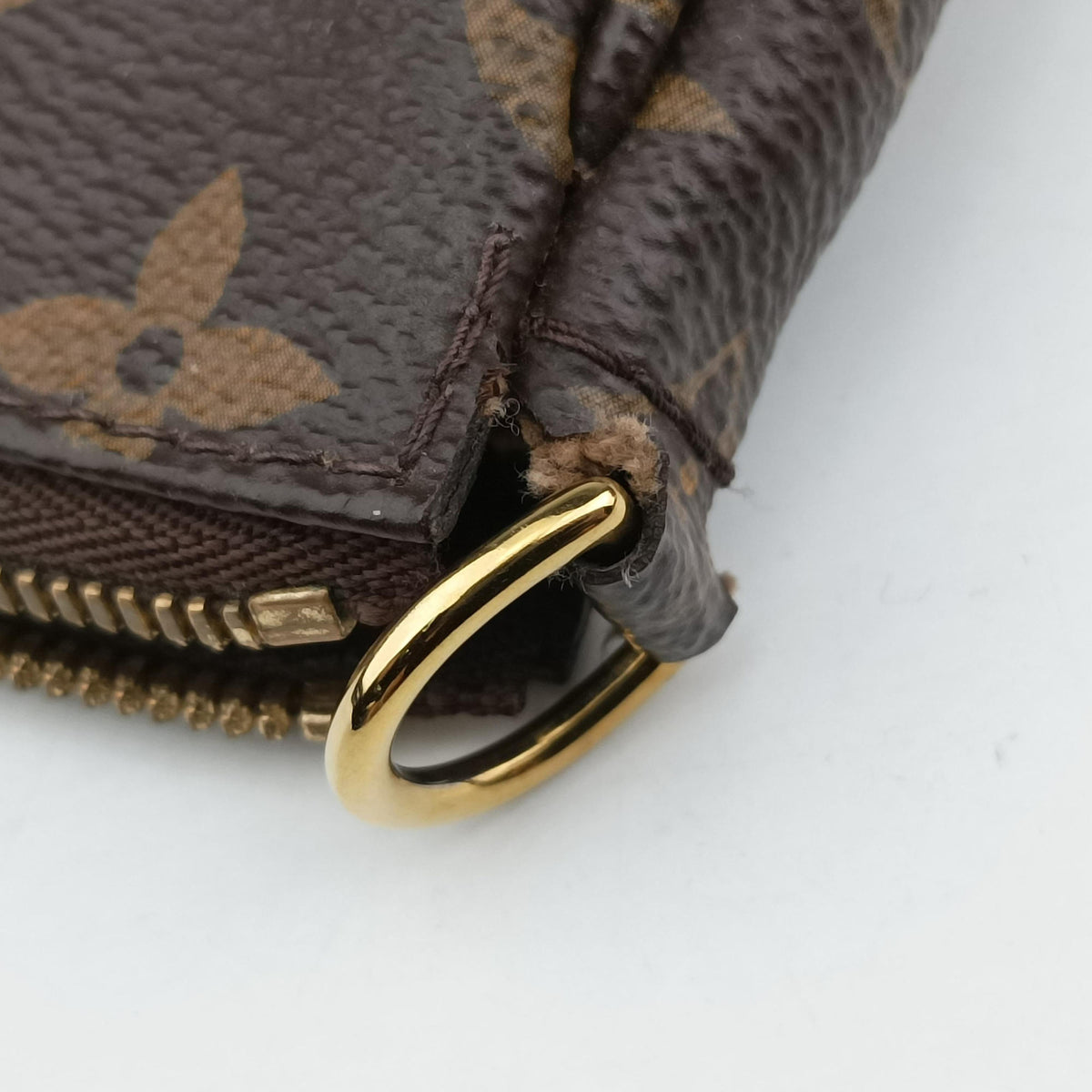 Secondhand Louis Vuitton MULTI POCHETTE ACCESSOIRES brown×khaki Monogram Canvas M44813 shoulderbag | stylenewstar