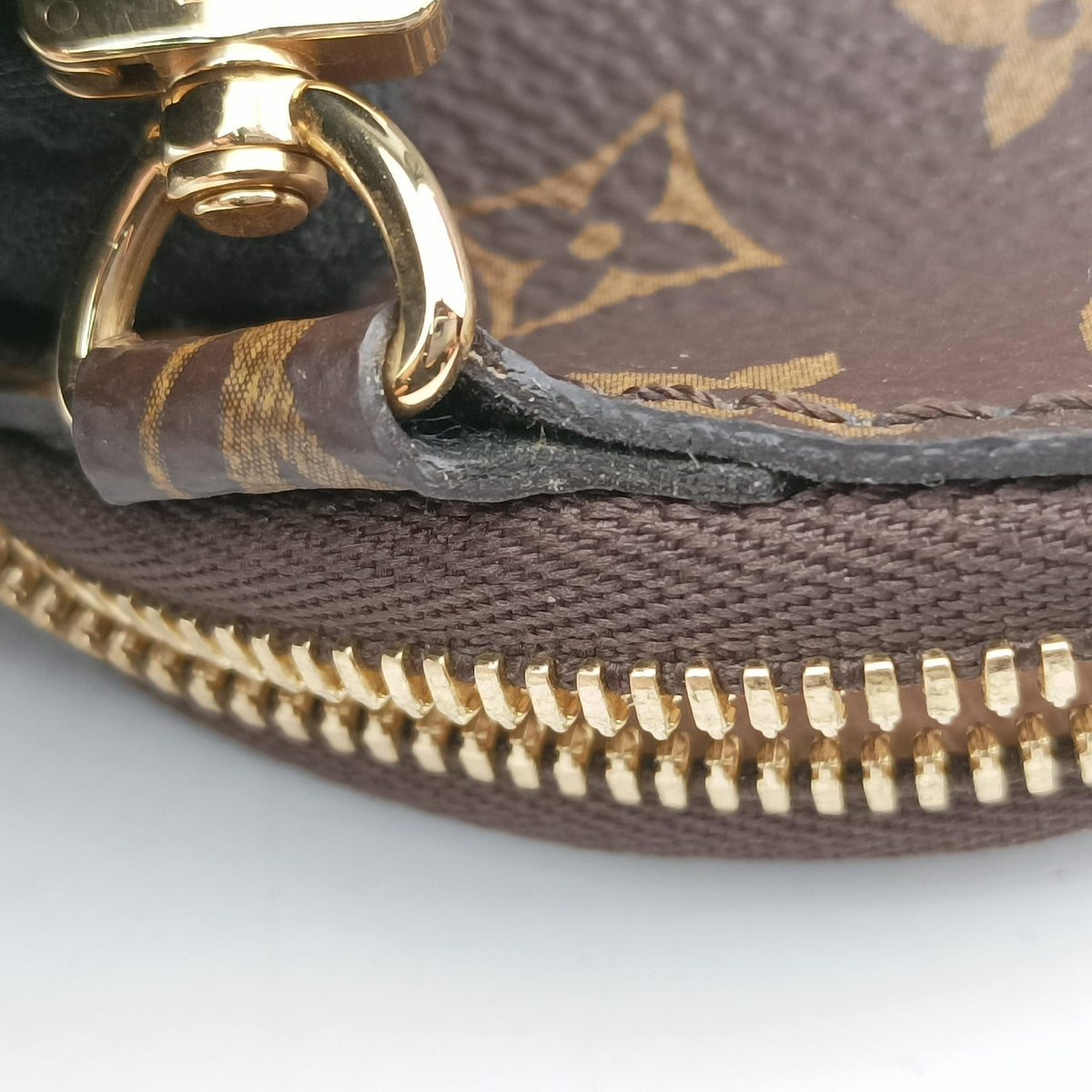 Secondhand Louis Vuitton MULTI POCHETTE ACCESSOIRES brown×khaki Monogram Canvas M44813 shoulderbag | stylenewstar