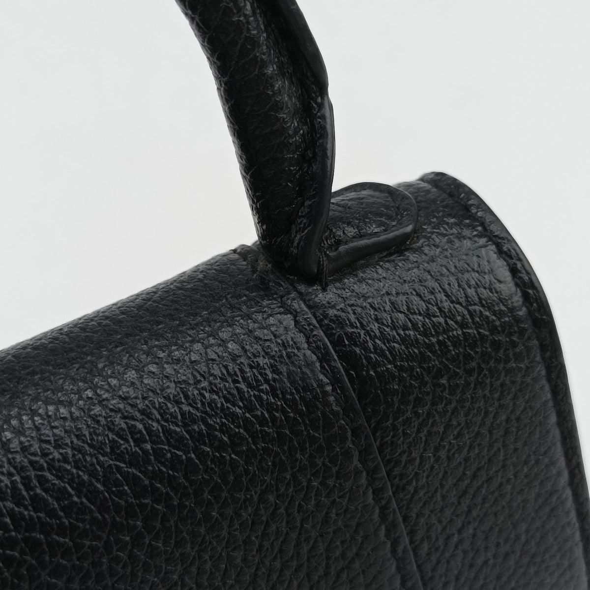 Pre-owned Balenciaga Hourglass Black Leather  shoulderbag | stylenewstar